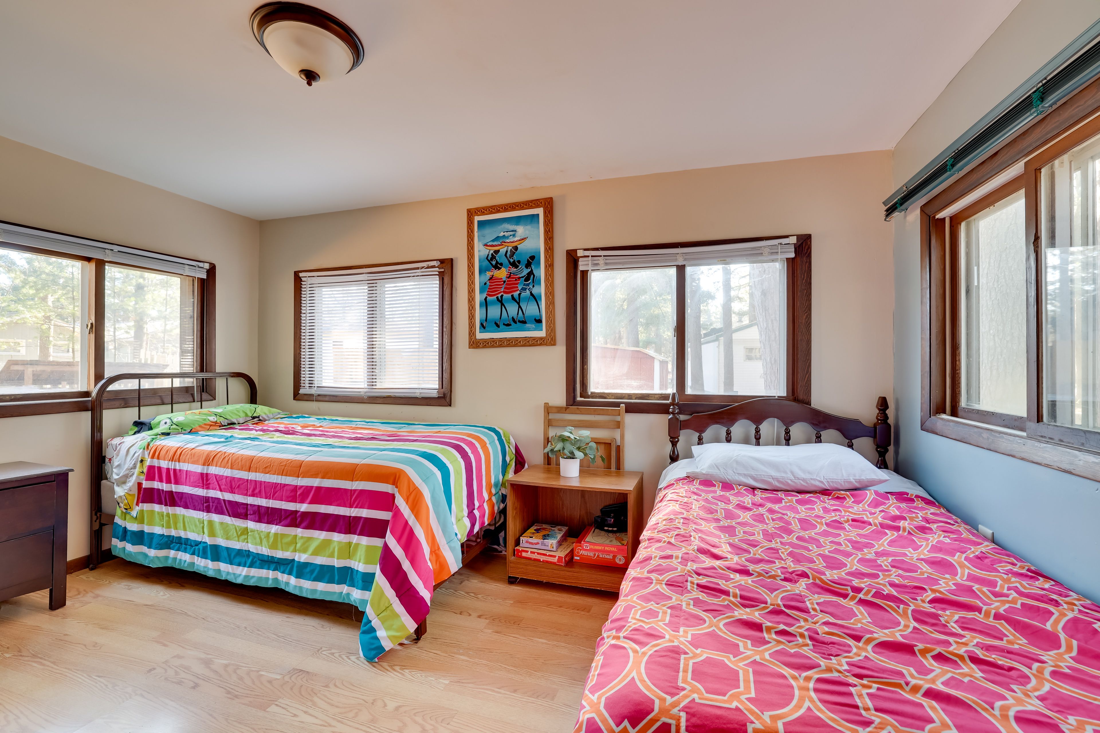Bedroom 1 | Queen Bed | Twin Bed | Linens Provided