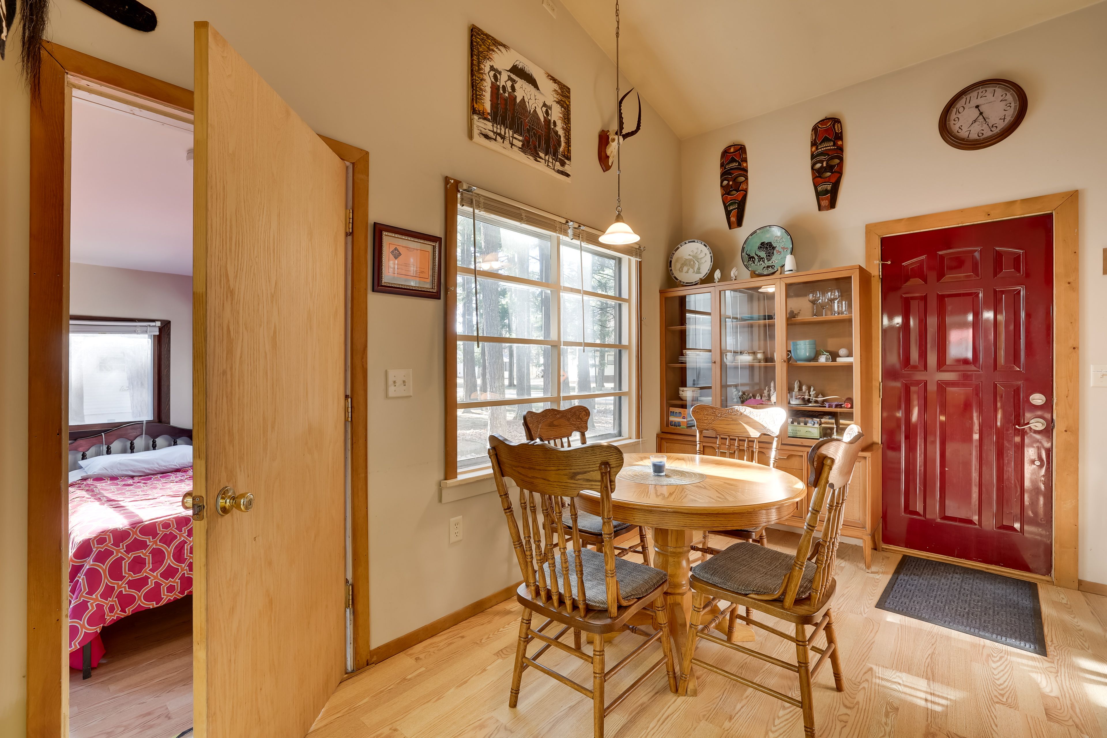 Dining Table | Dishware & Flatware Provided