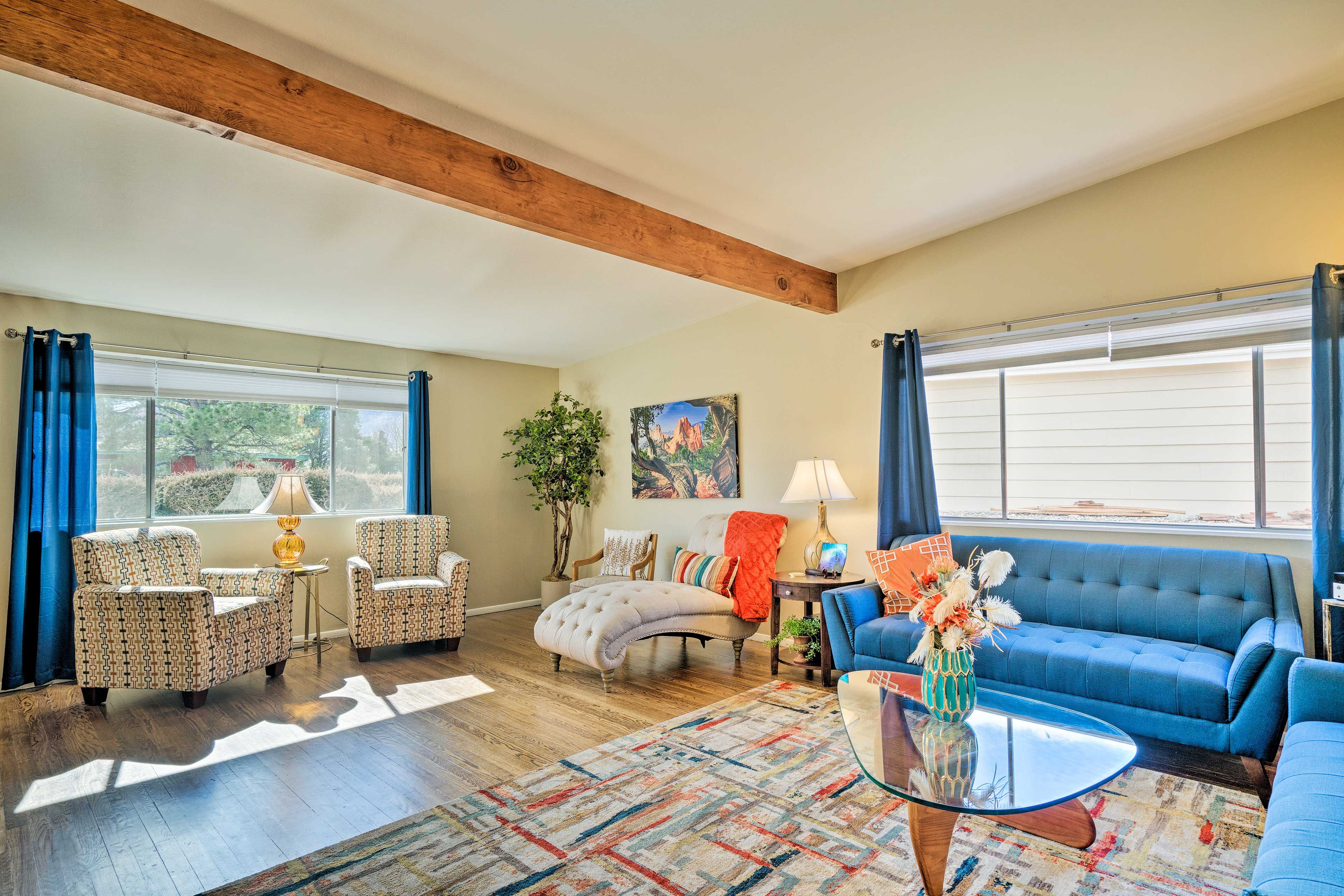 Living Room | Main Floor | Smart TV