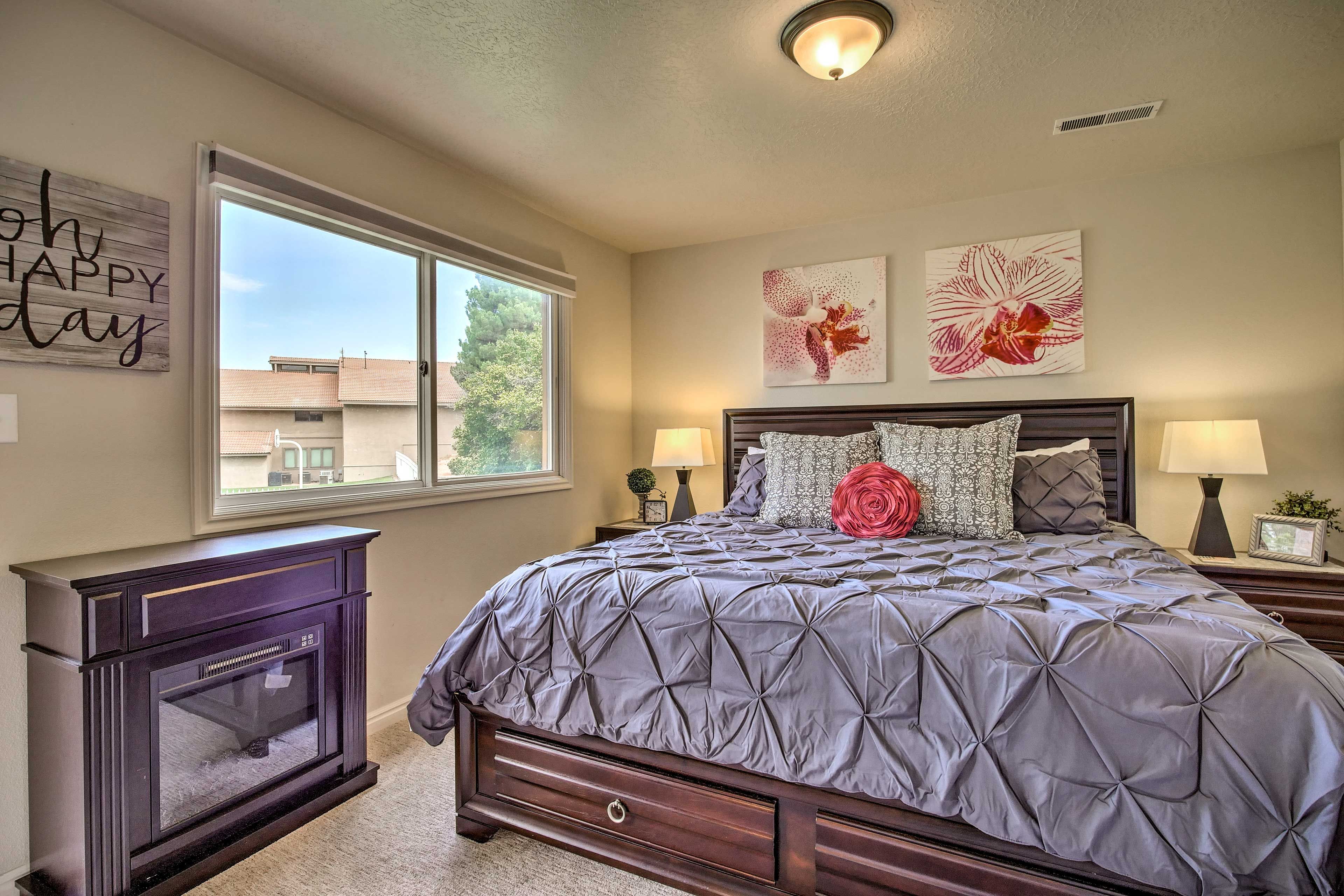Bedroom 1 | King Bed | Linens Provided