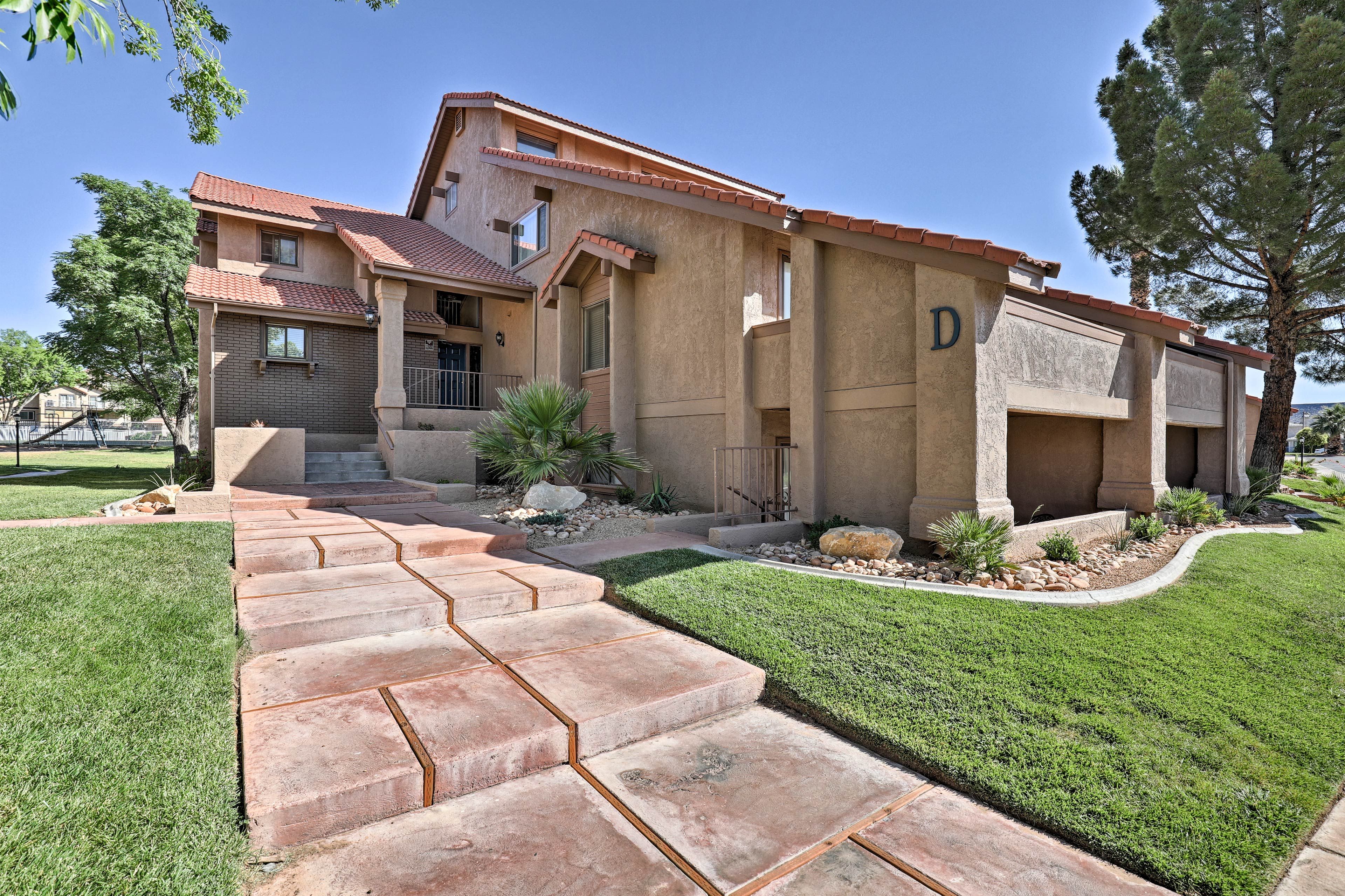 Home Extrance | Spacious Yard | Community Amenities