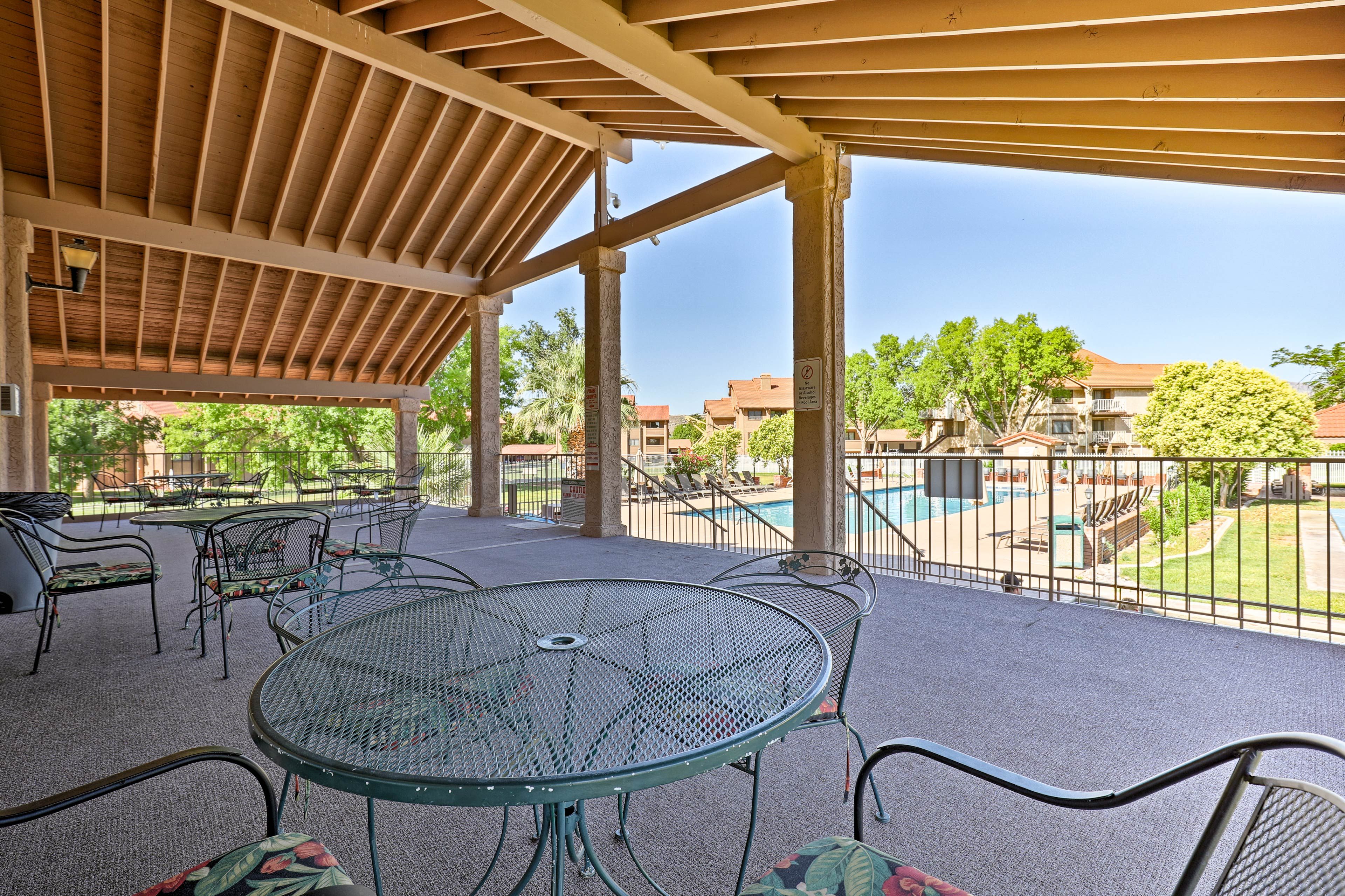 Community Amenities | Outdoor Dining