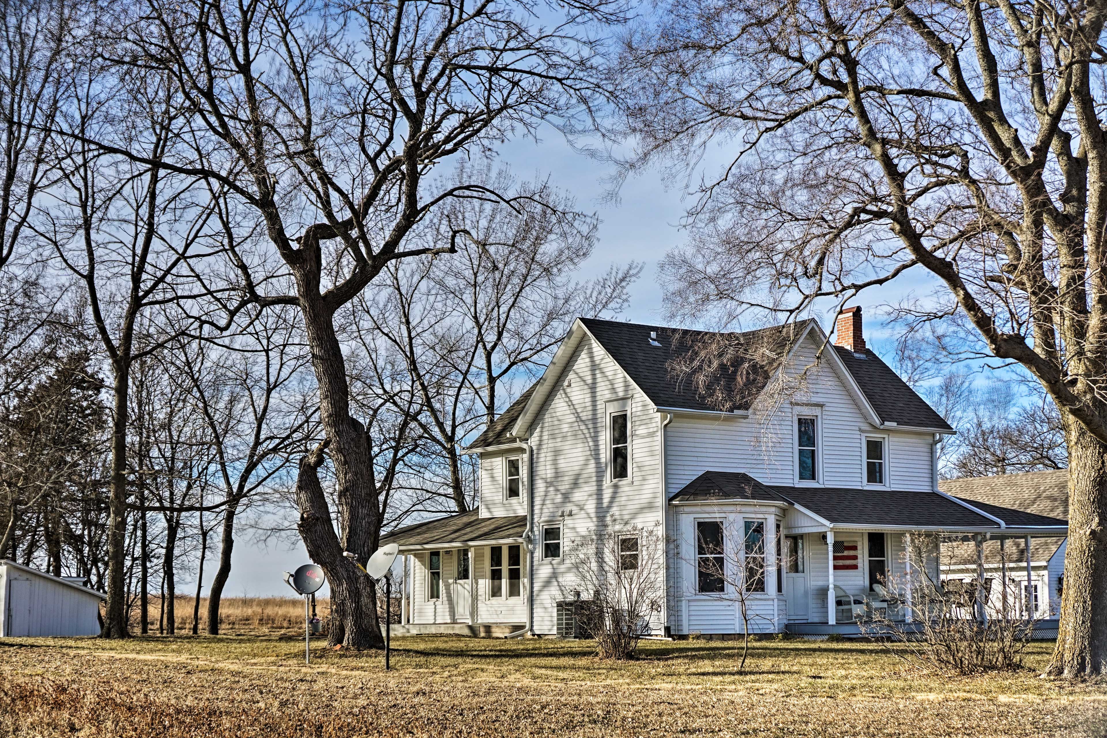 Spacious Yard | Scenic Views