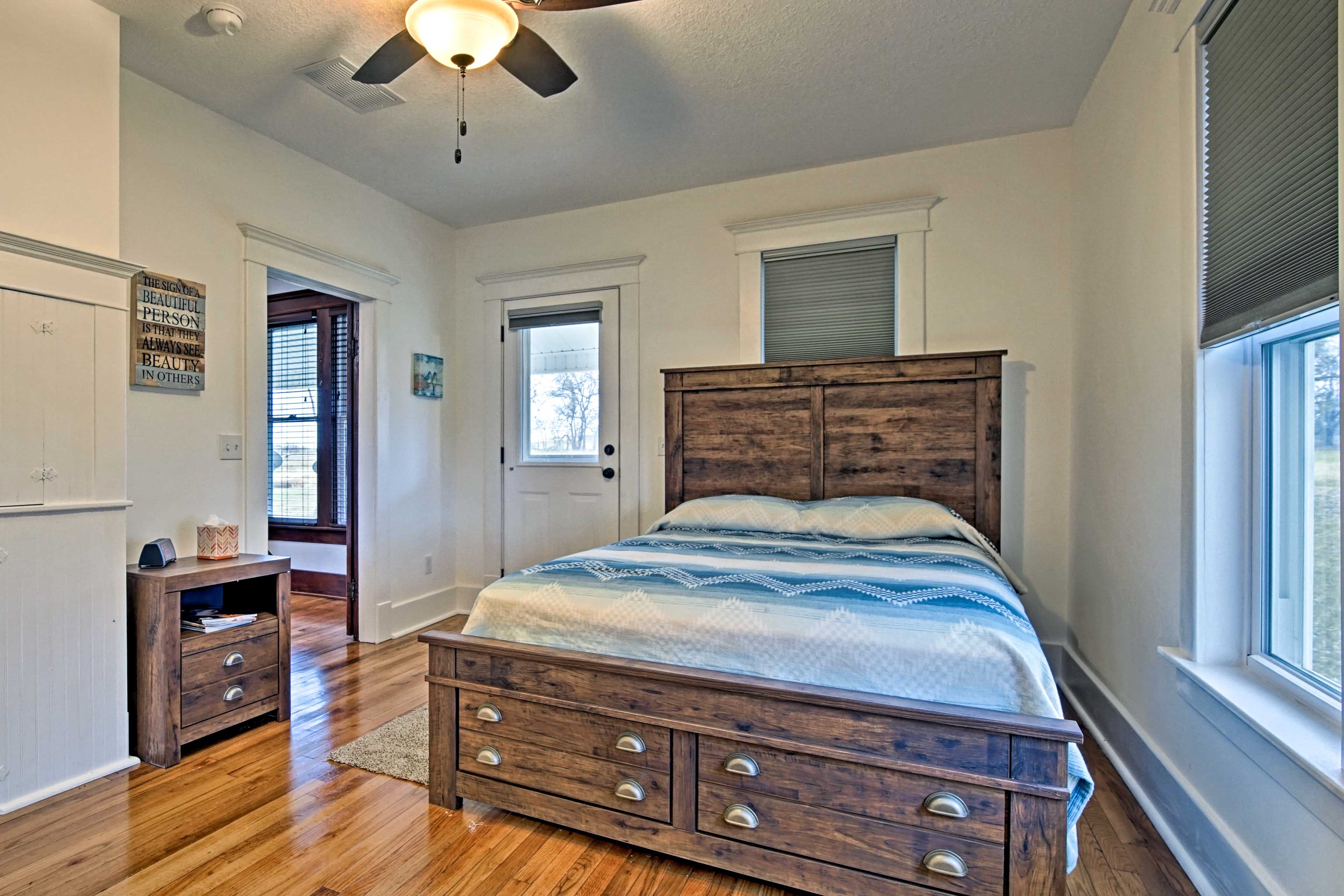 Bedroom 2 | Queen Bed
