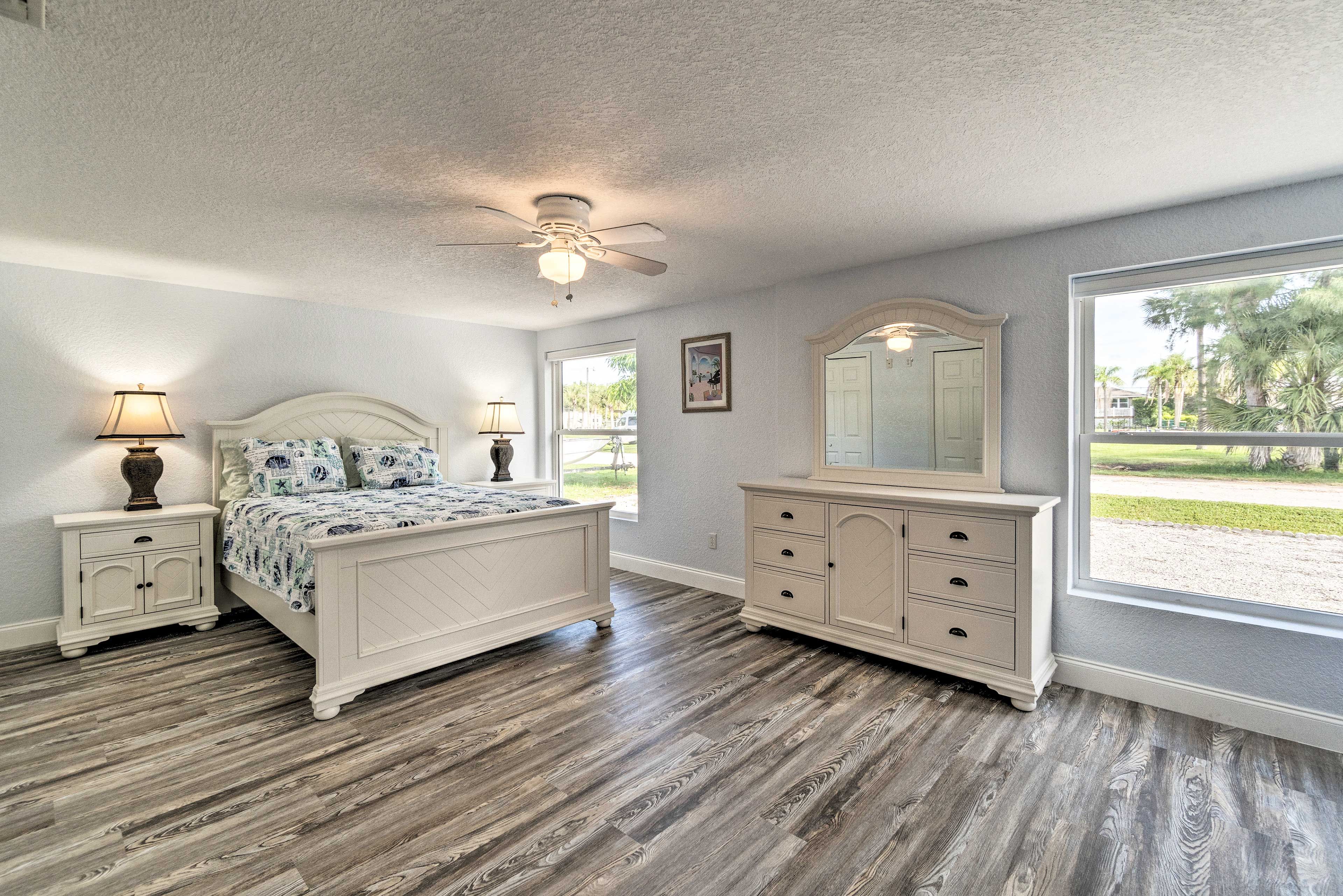 Bedroom 2 | Queen Bed | Towels Provided