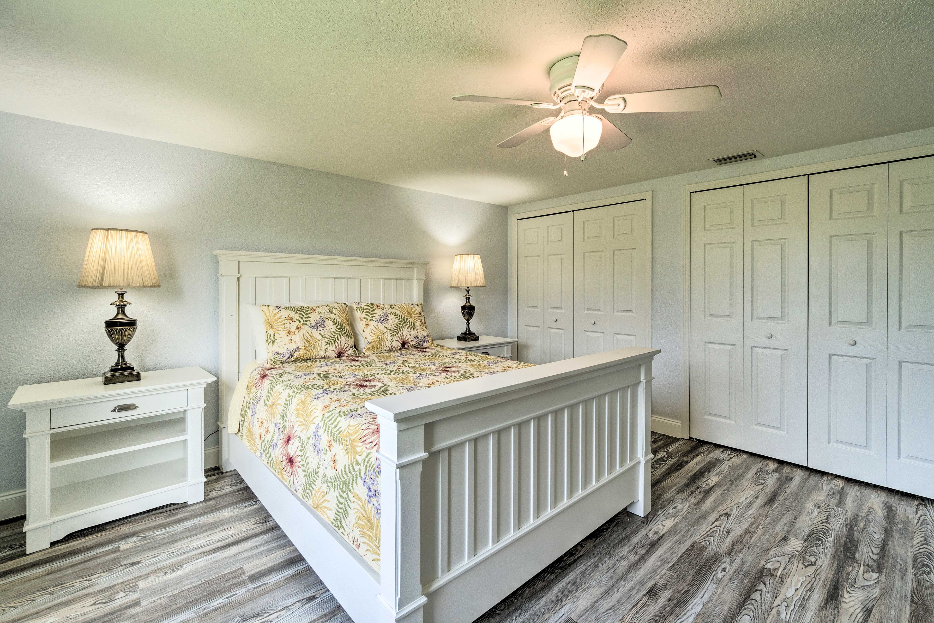 Bedroom 1 | Queen Bed | Linens Provided