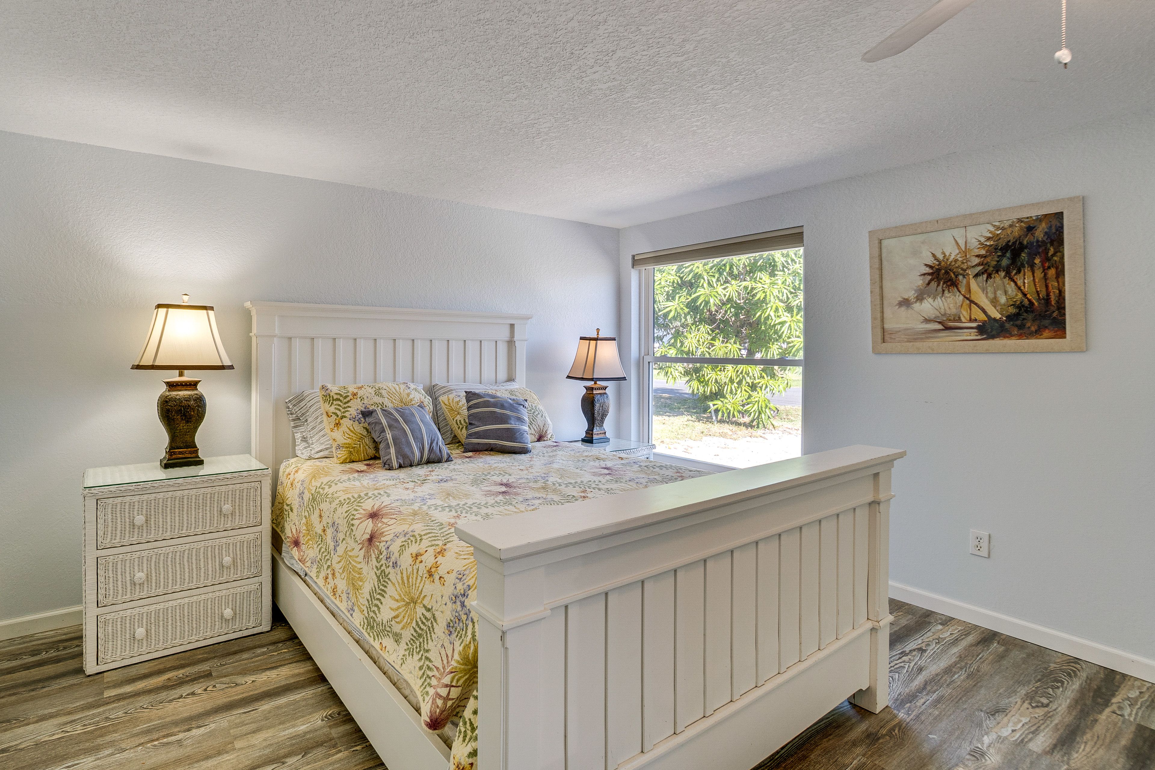 Bedroom 2 | Queen Bed | Towels Provided