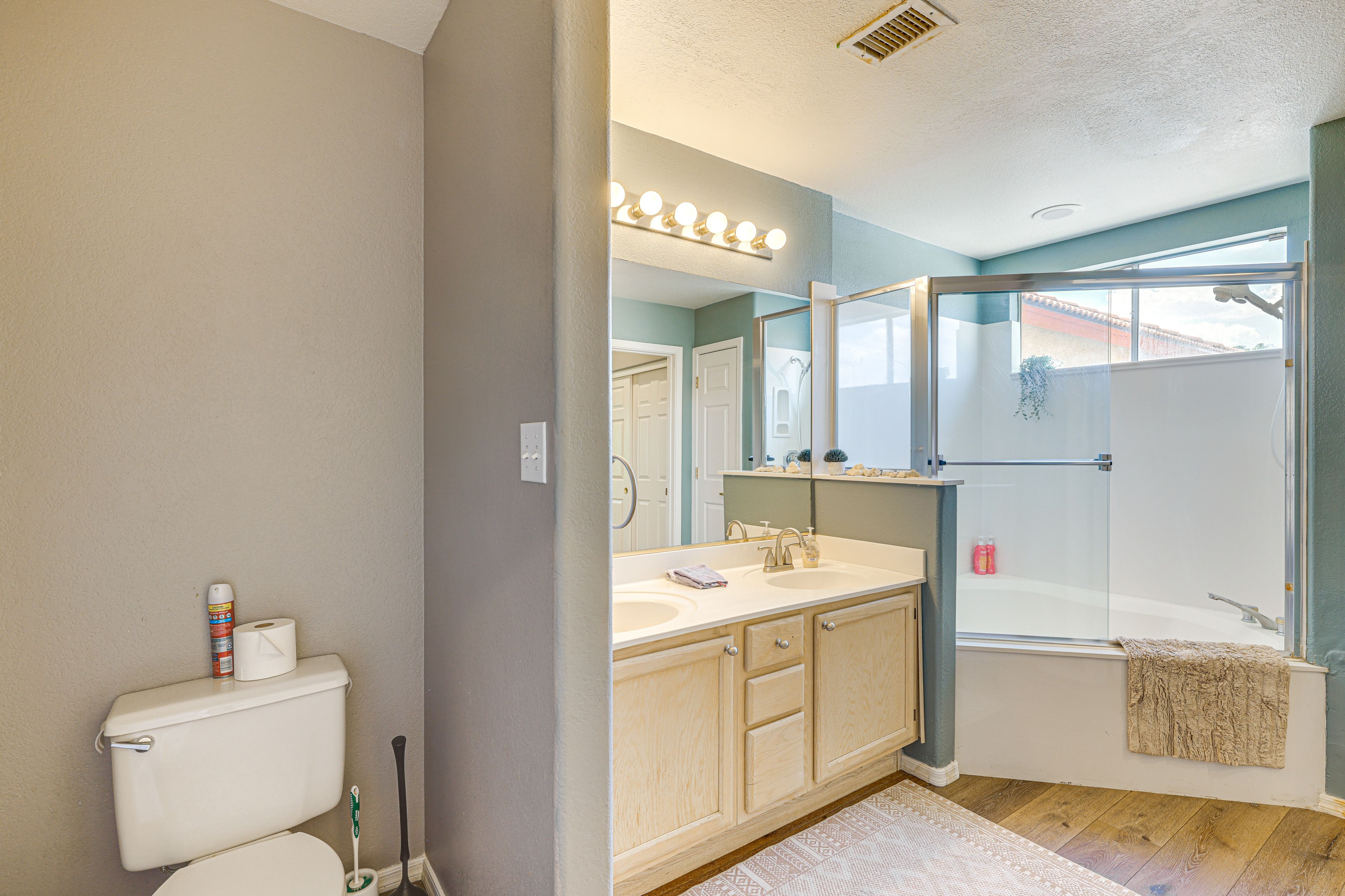Bathroom | 2nd Floor | Complimentary Toiletries | Hair Dryer