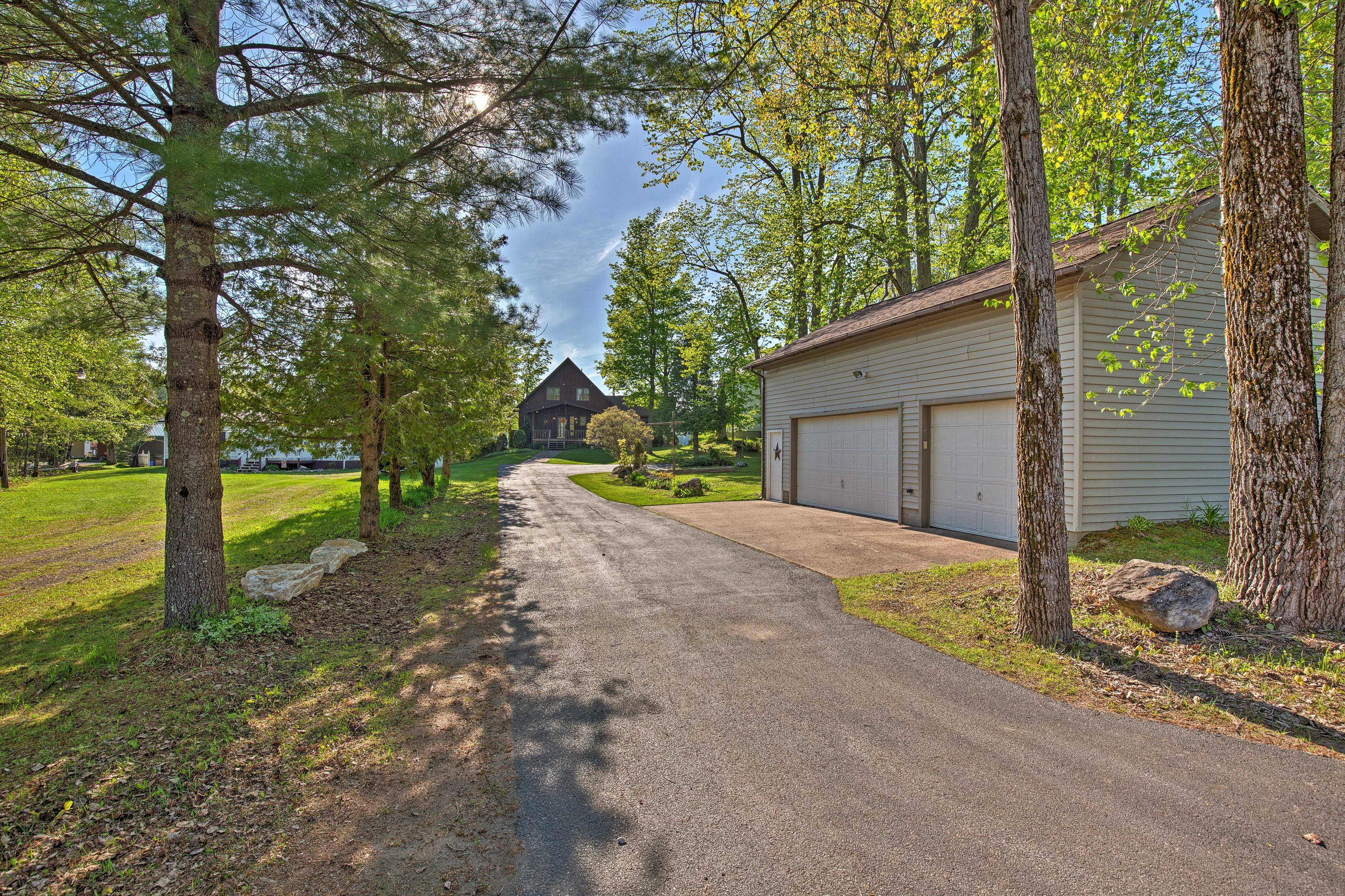 Parking | Driveway (4 Vehicles)