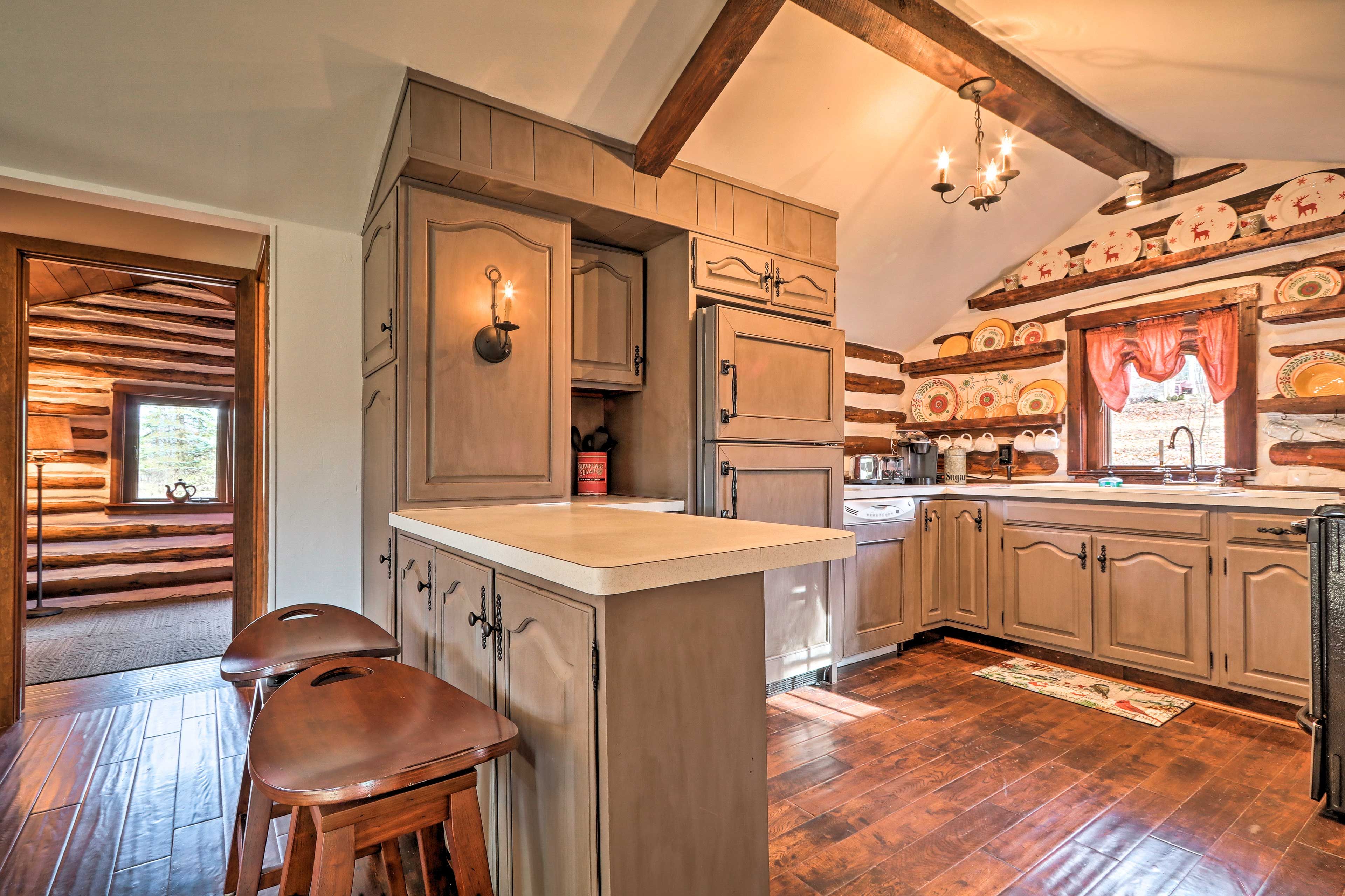 Kitchen | Toaster | Trash Bags & Paper Towels