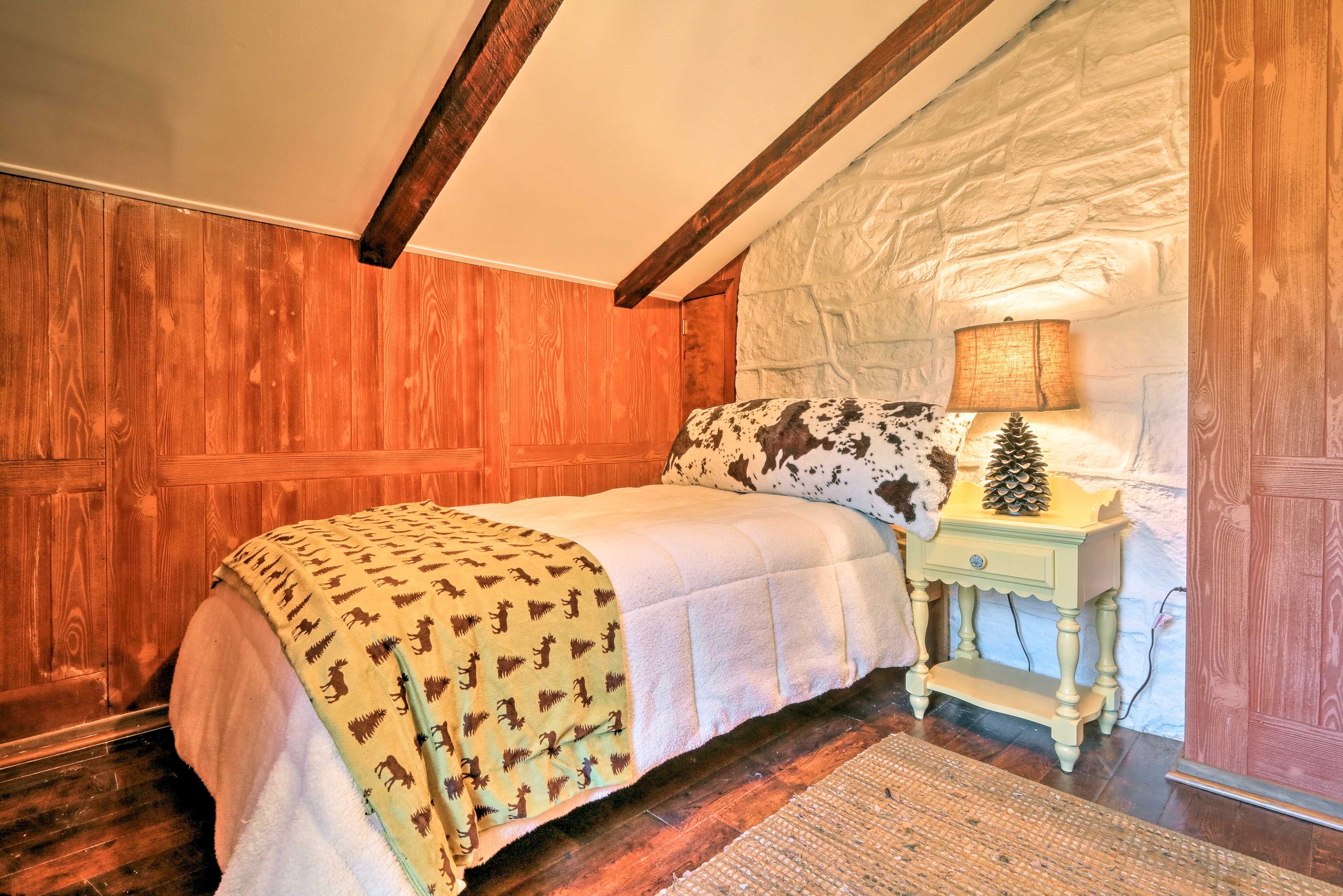 Bedroom 2 | Twin Bed