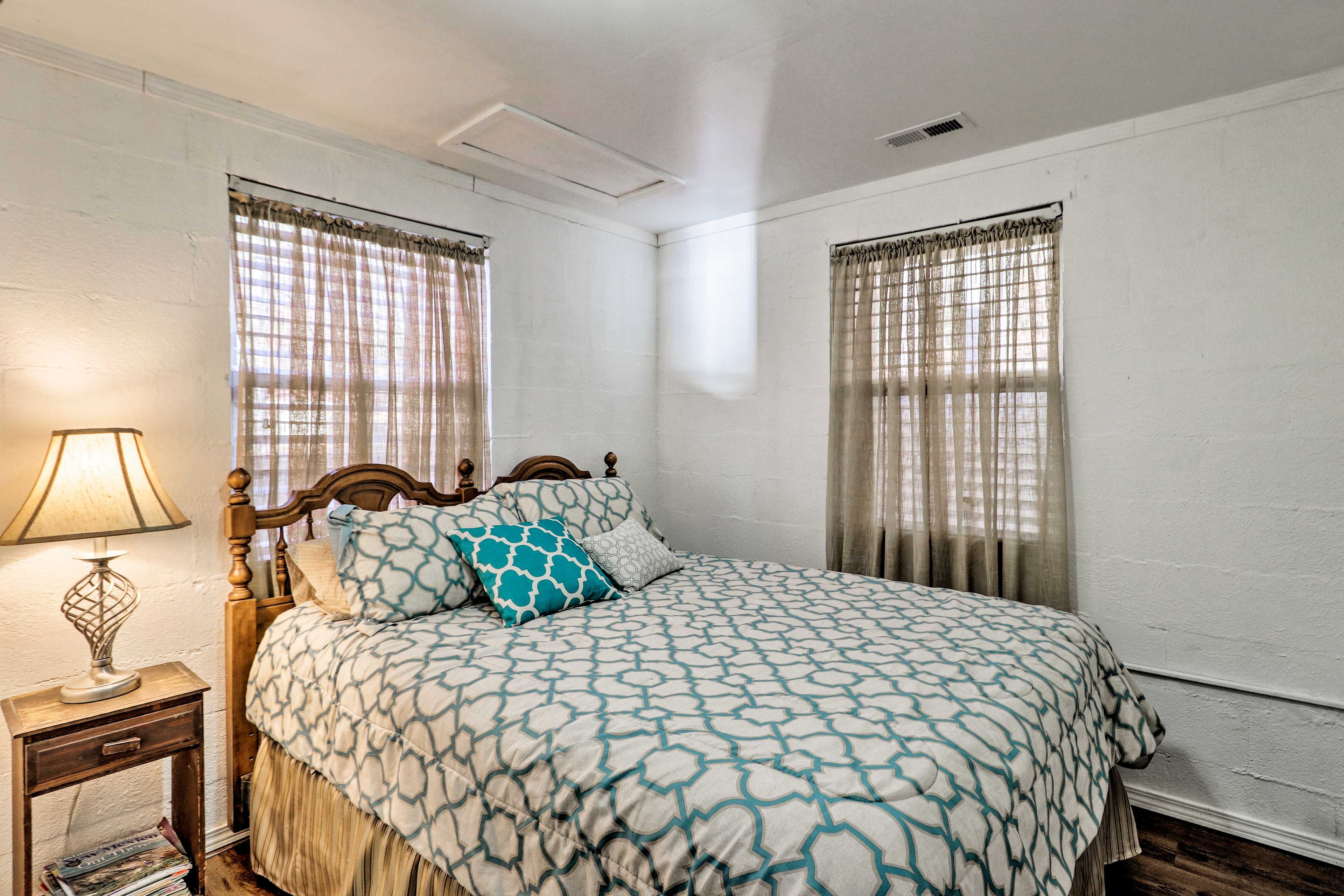 Bedroom 2 | Queen Bed