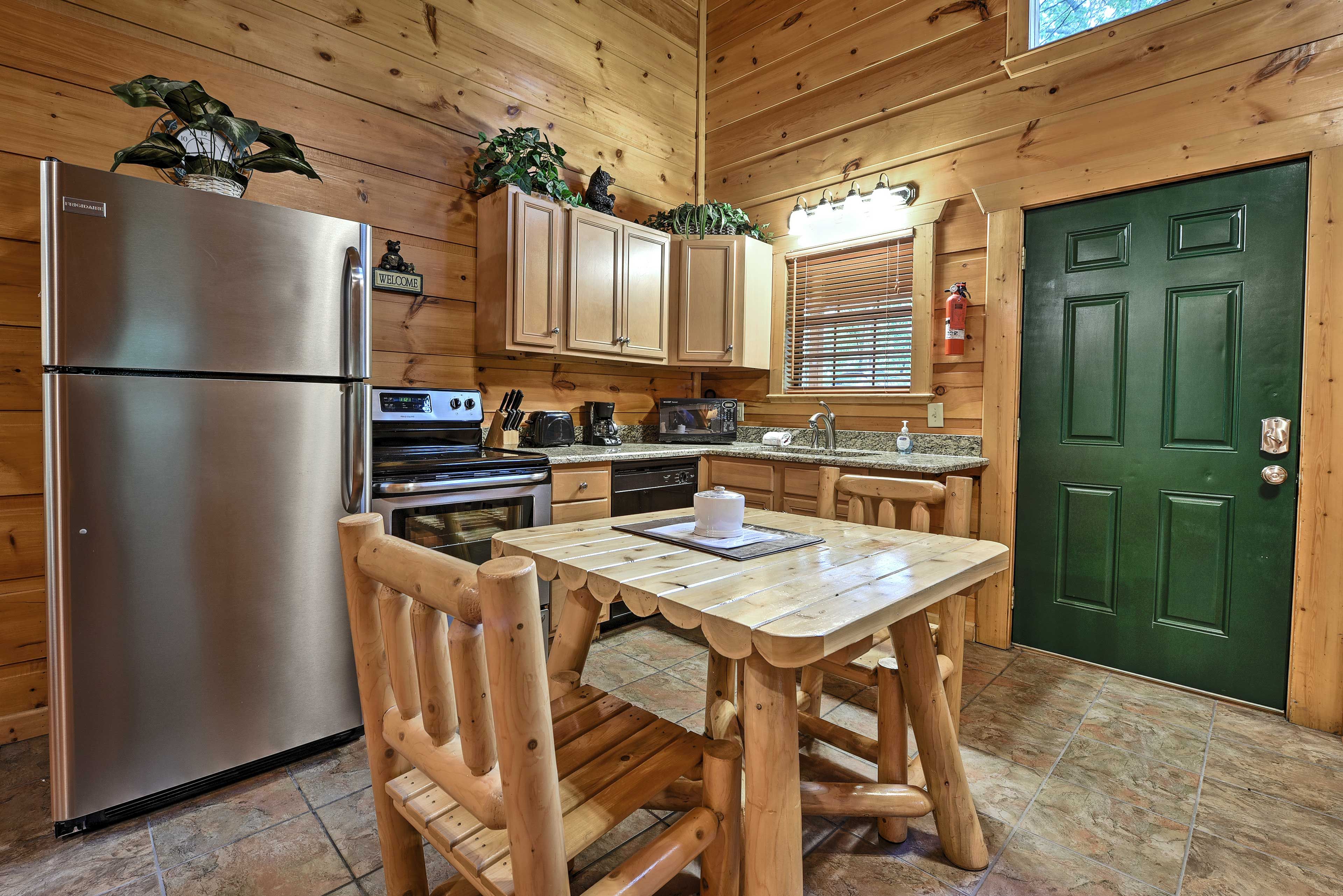 Fully Equipped Kitchen | Knife Set | Drip Coffee Maker