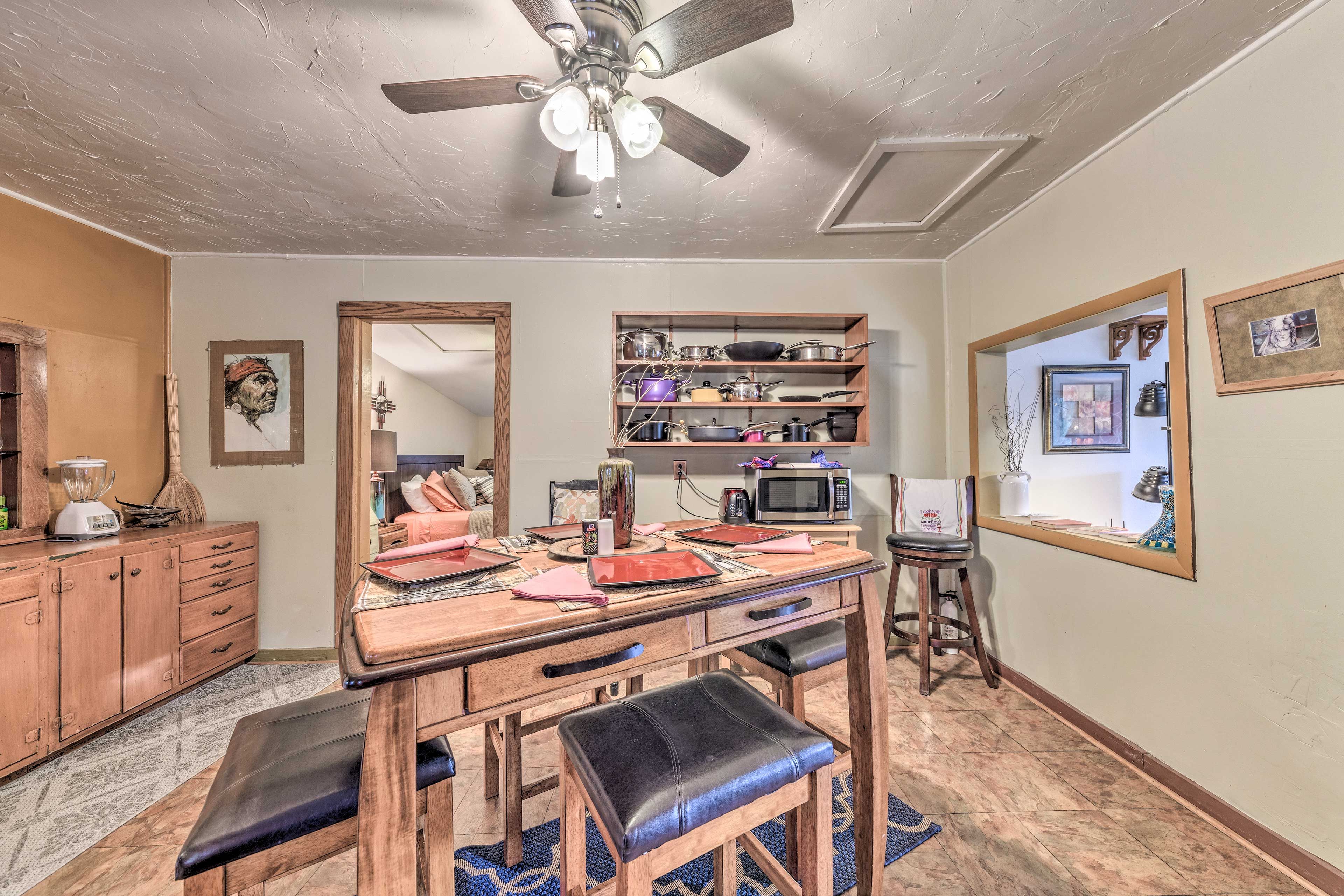 Dining Area | Dishware & Flatware Provided