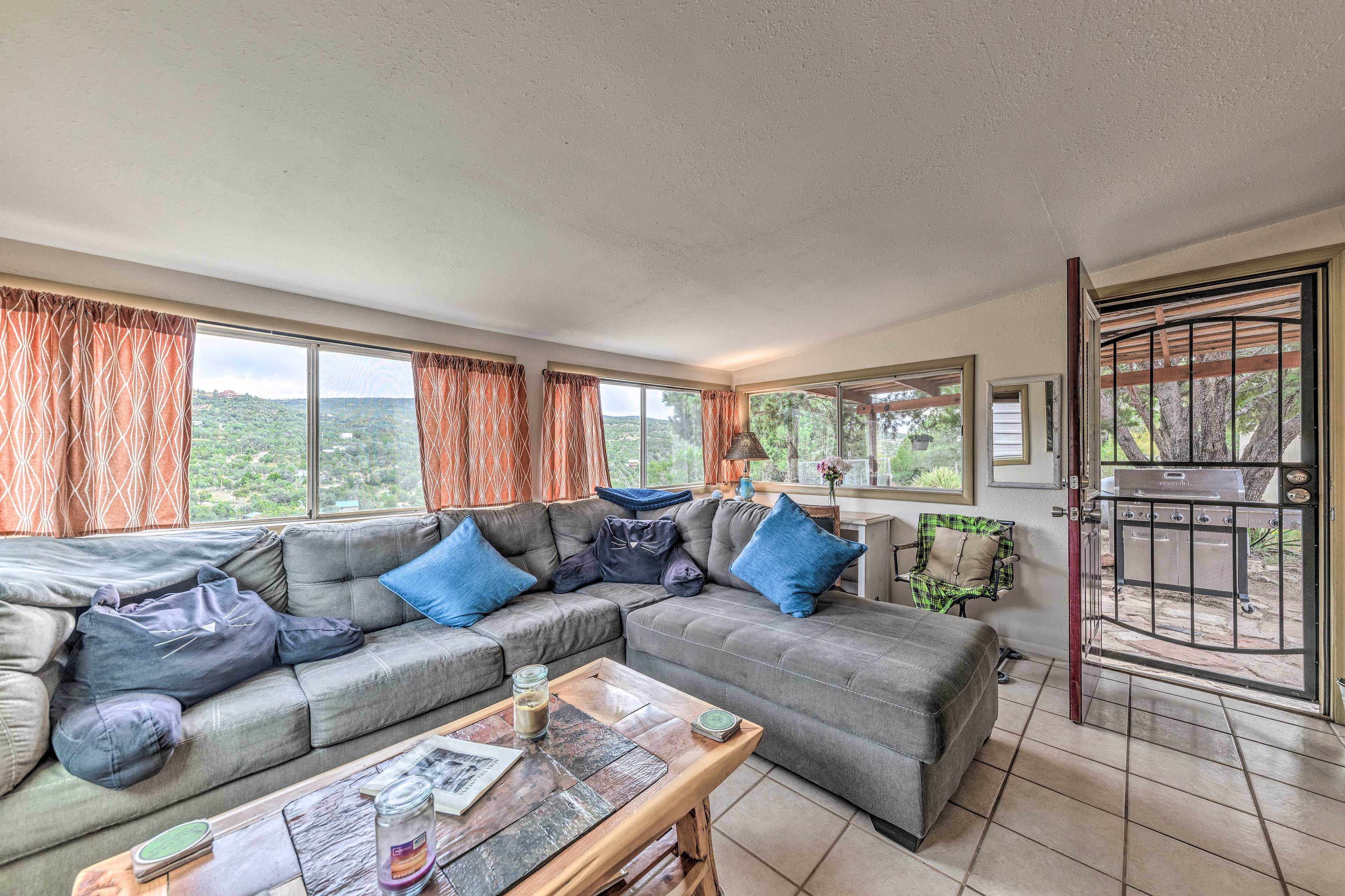 High Rolls Vacation Rental | 1BR | 1BA | 632 Sq Ft | Step-Free Access
