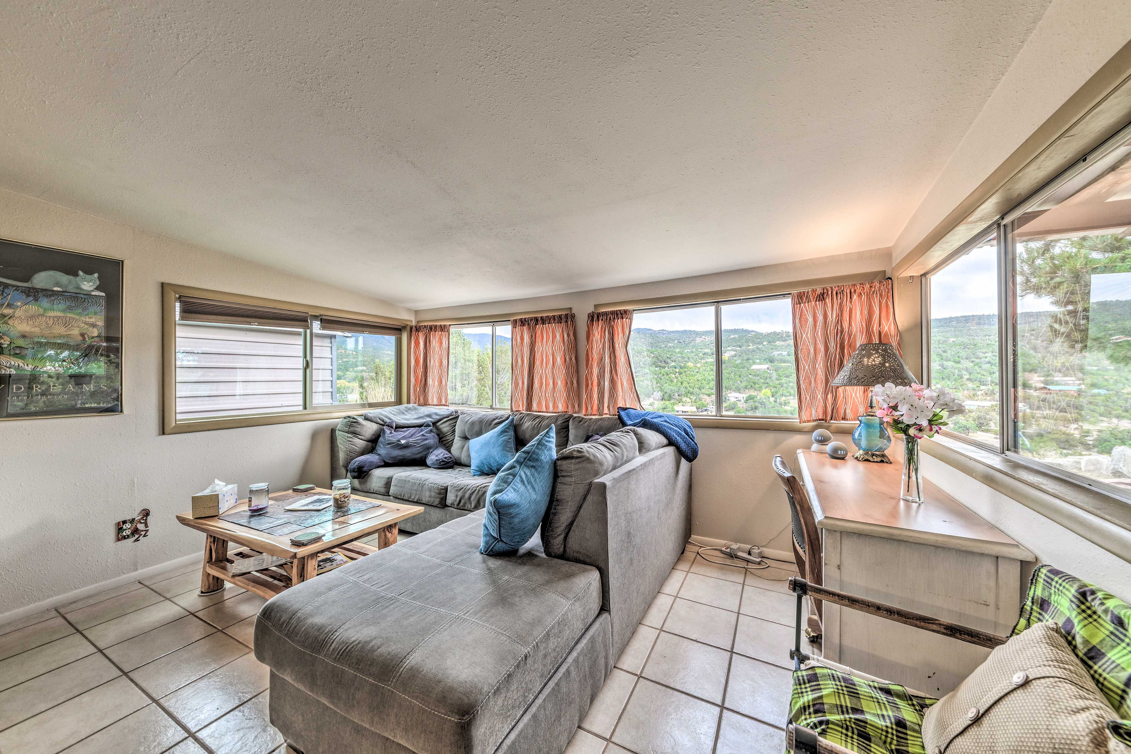 Living Room | Free WiFi | Wood-Burning Stove | Sleeper Sofa