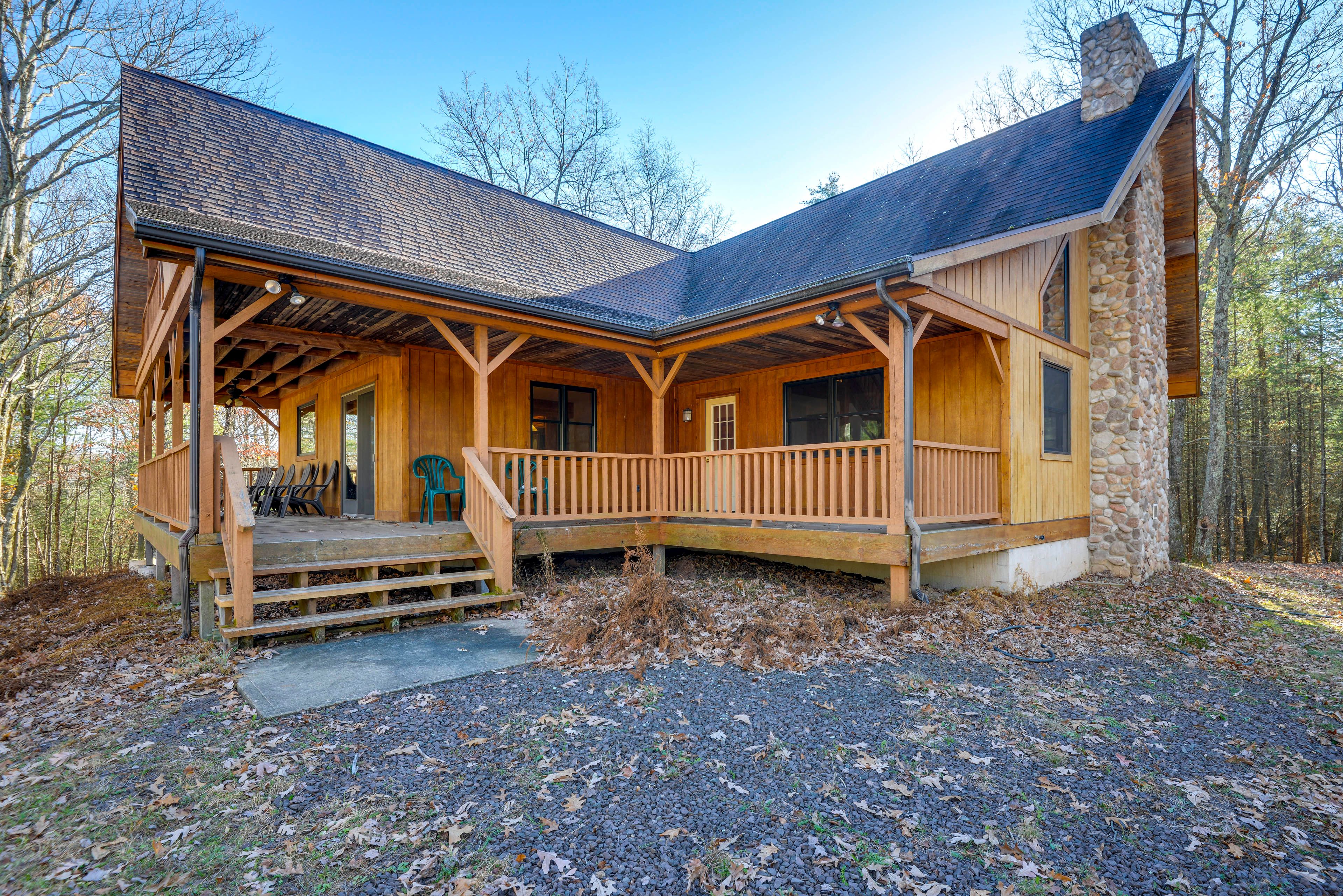 Benton Vacation Rental | 5BR | 2BA | 3,000 Sq Ft | Stairs Required to Enter