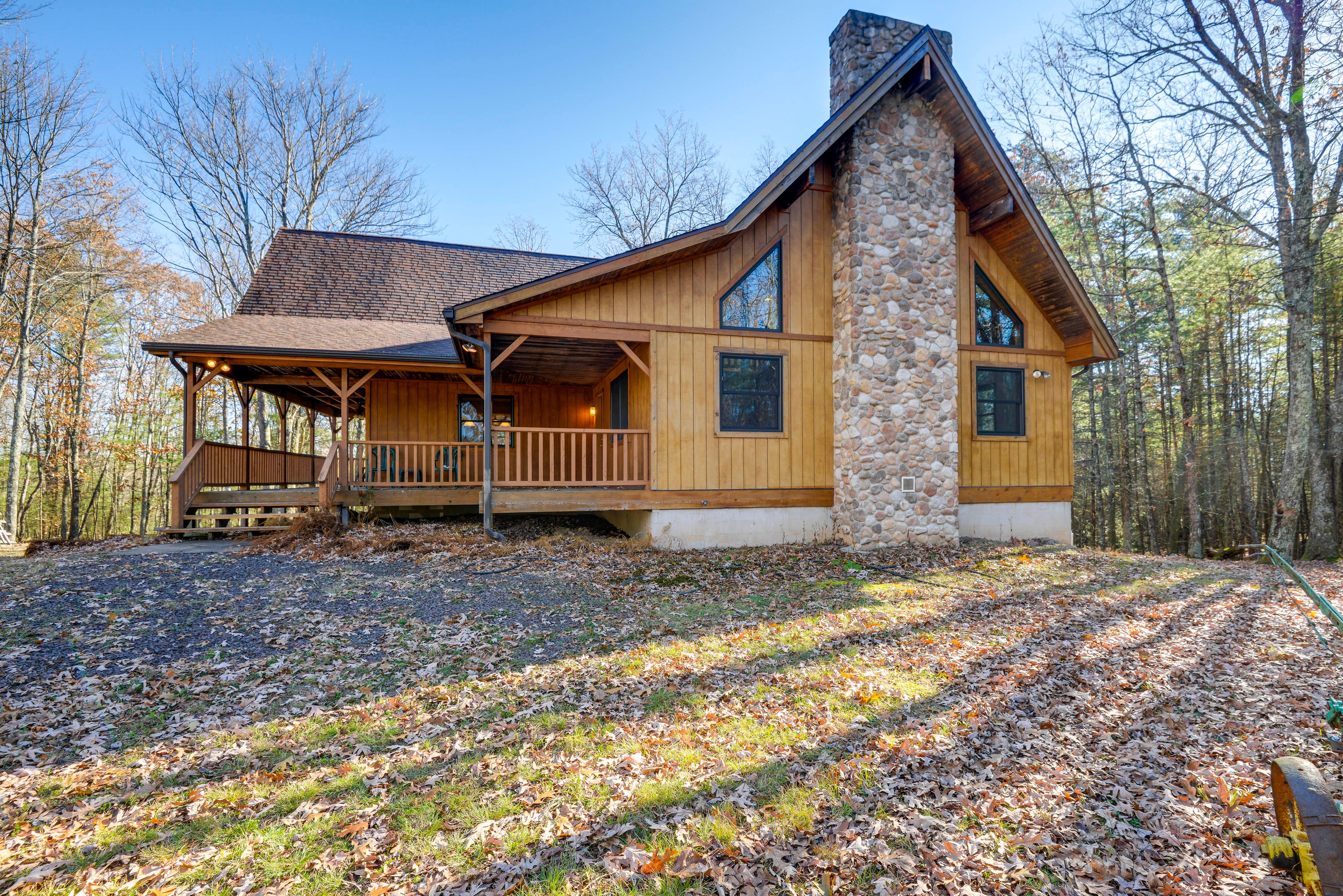 Home Exterior | Parking | Ample Driveway Parking
