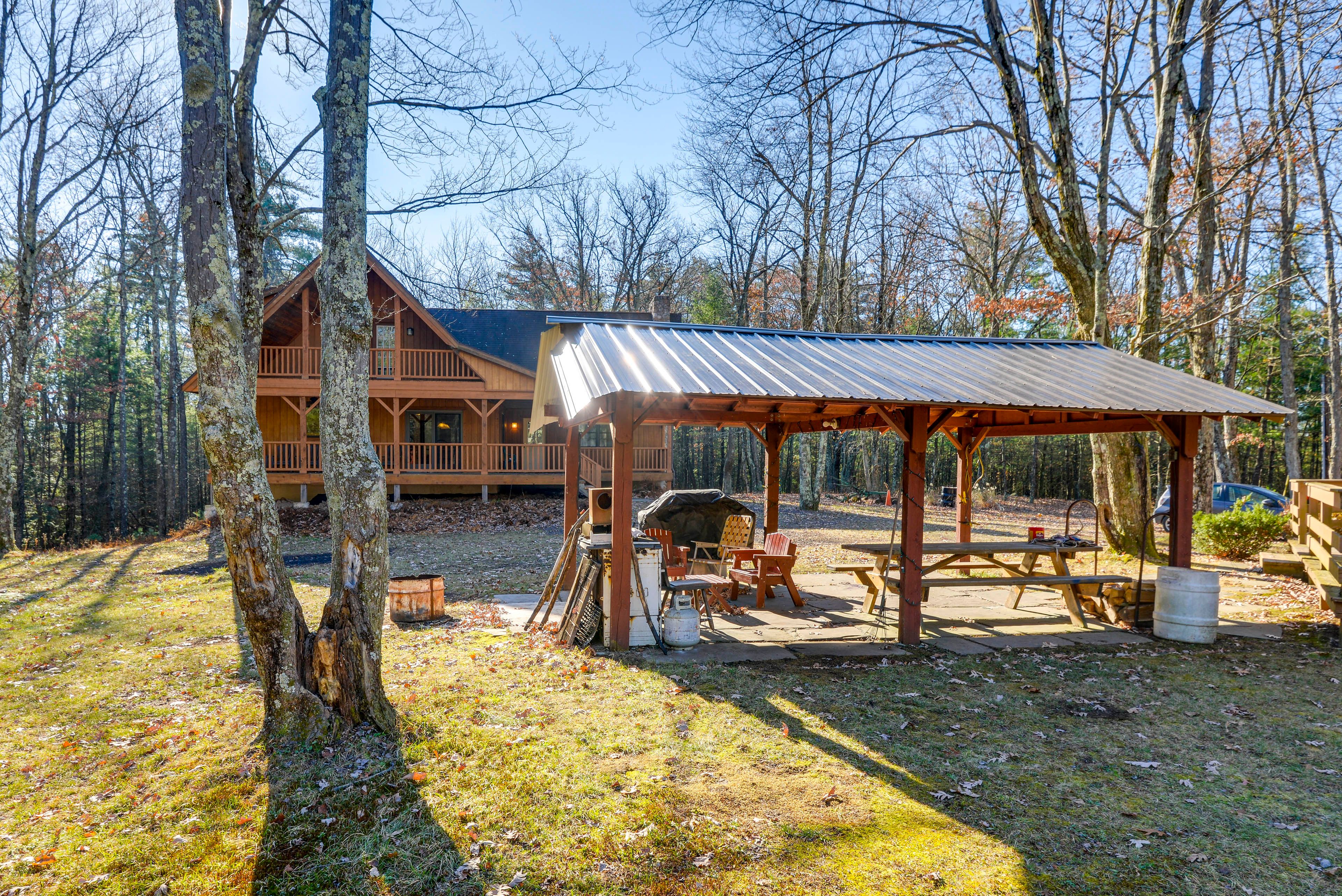 Covered Patio | Gas Grill