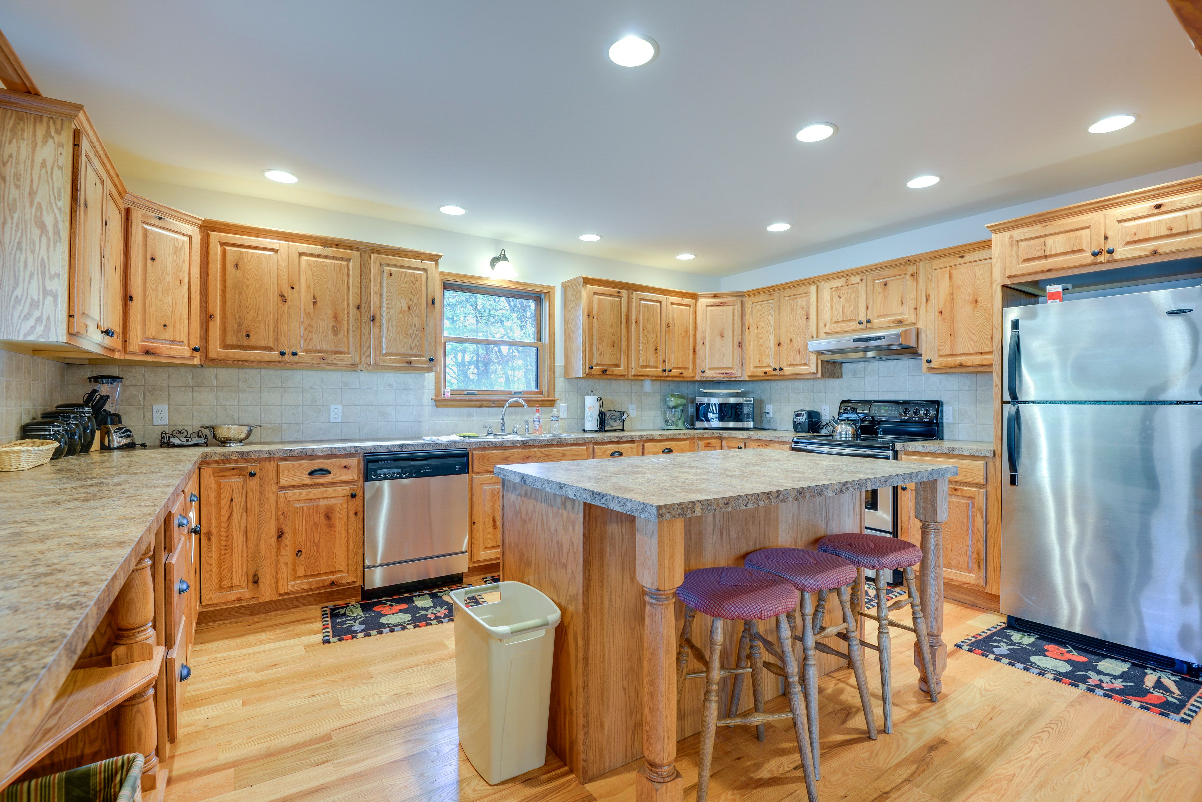 Kitchen | Cooking Basics | Dishware & Flatware
