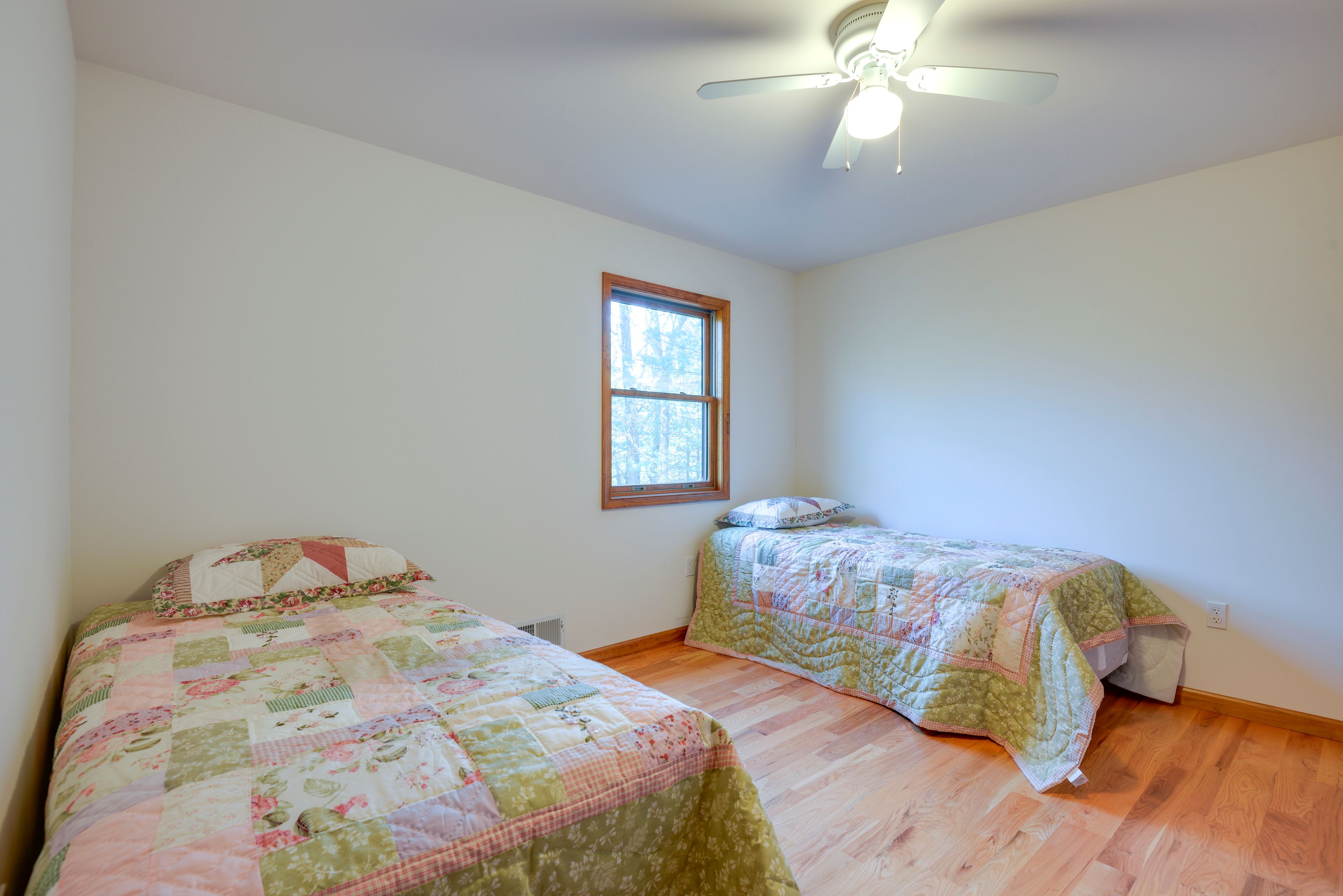 Bedroom 5 | 2 Twin Beds