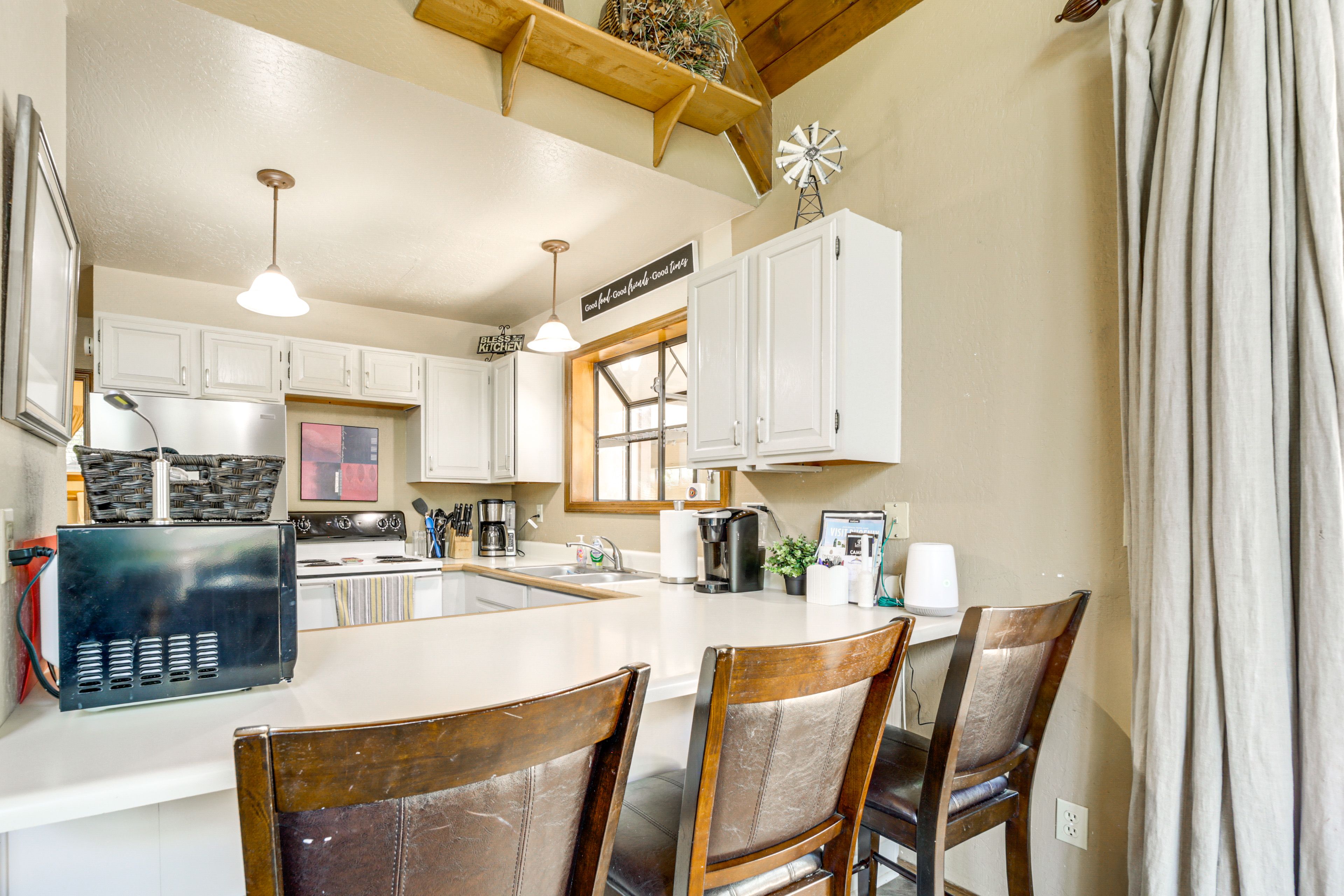 Fully Equipped Kitchen | Drip & Keurig Coffee Makers