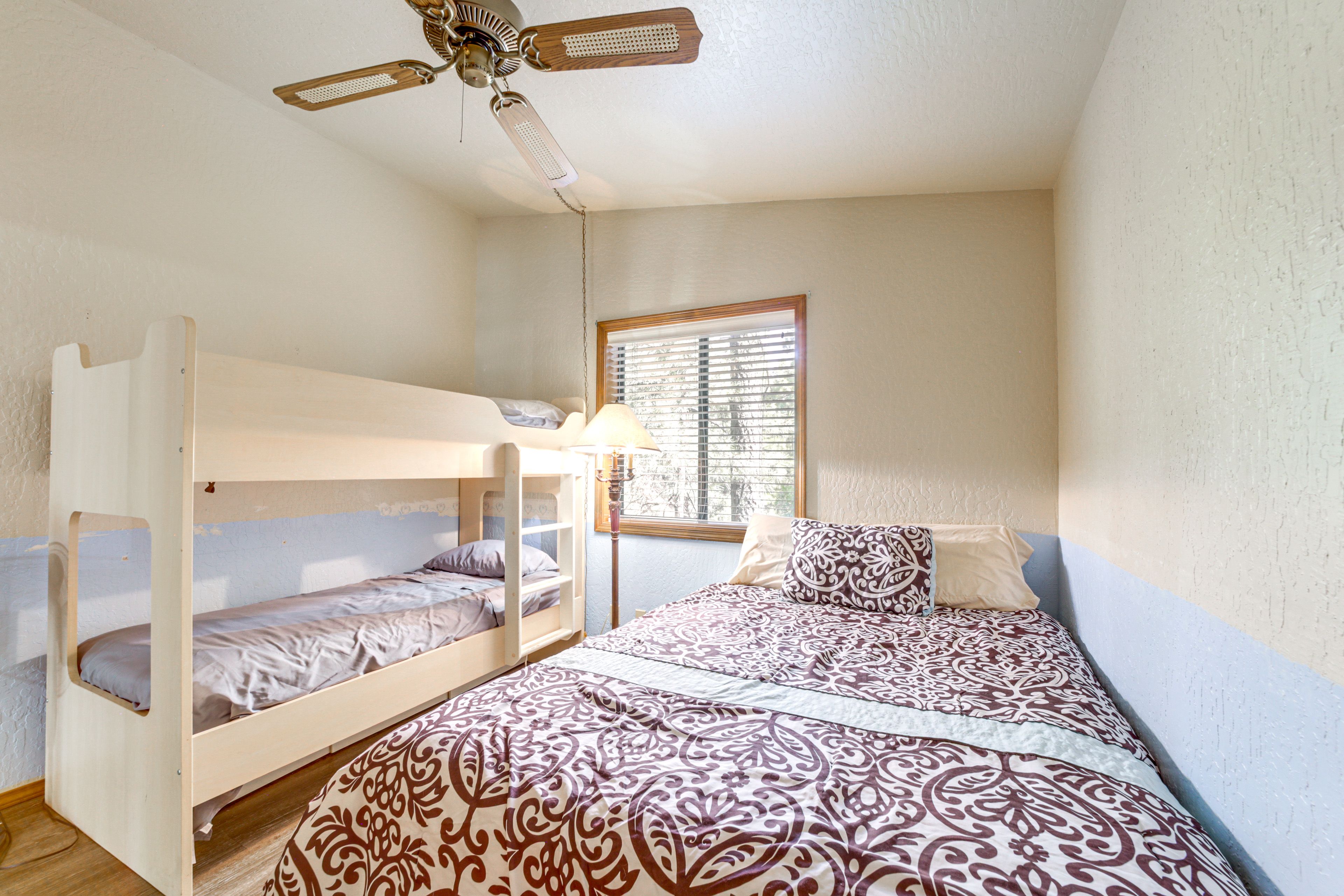 Bedroom 3 | Queen Bed | Twin Bunk Bed