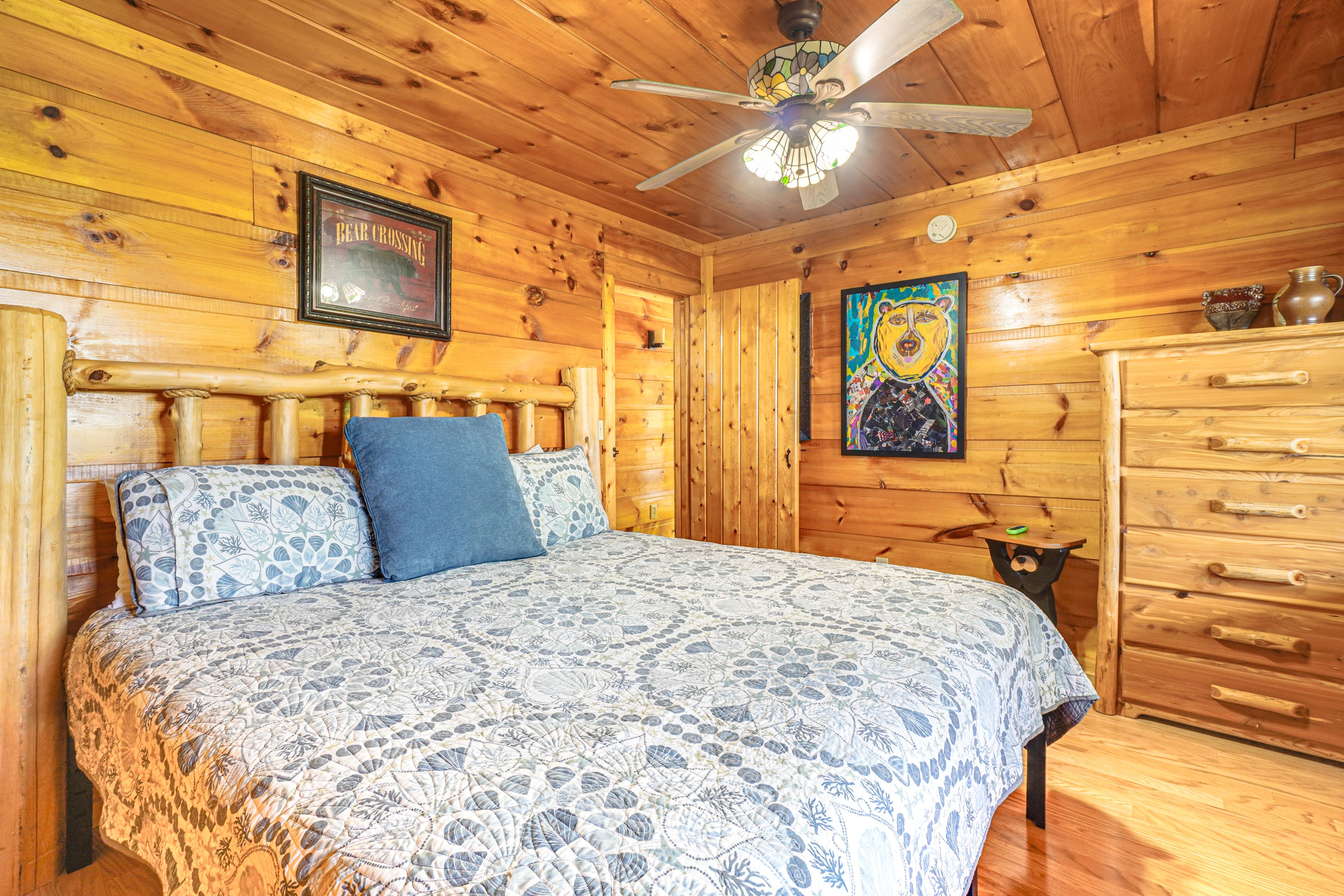 Bedroom 1 | King Bed | 1st Floor