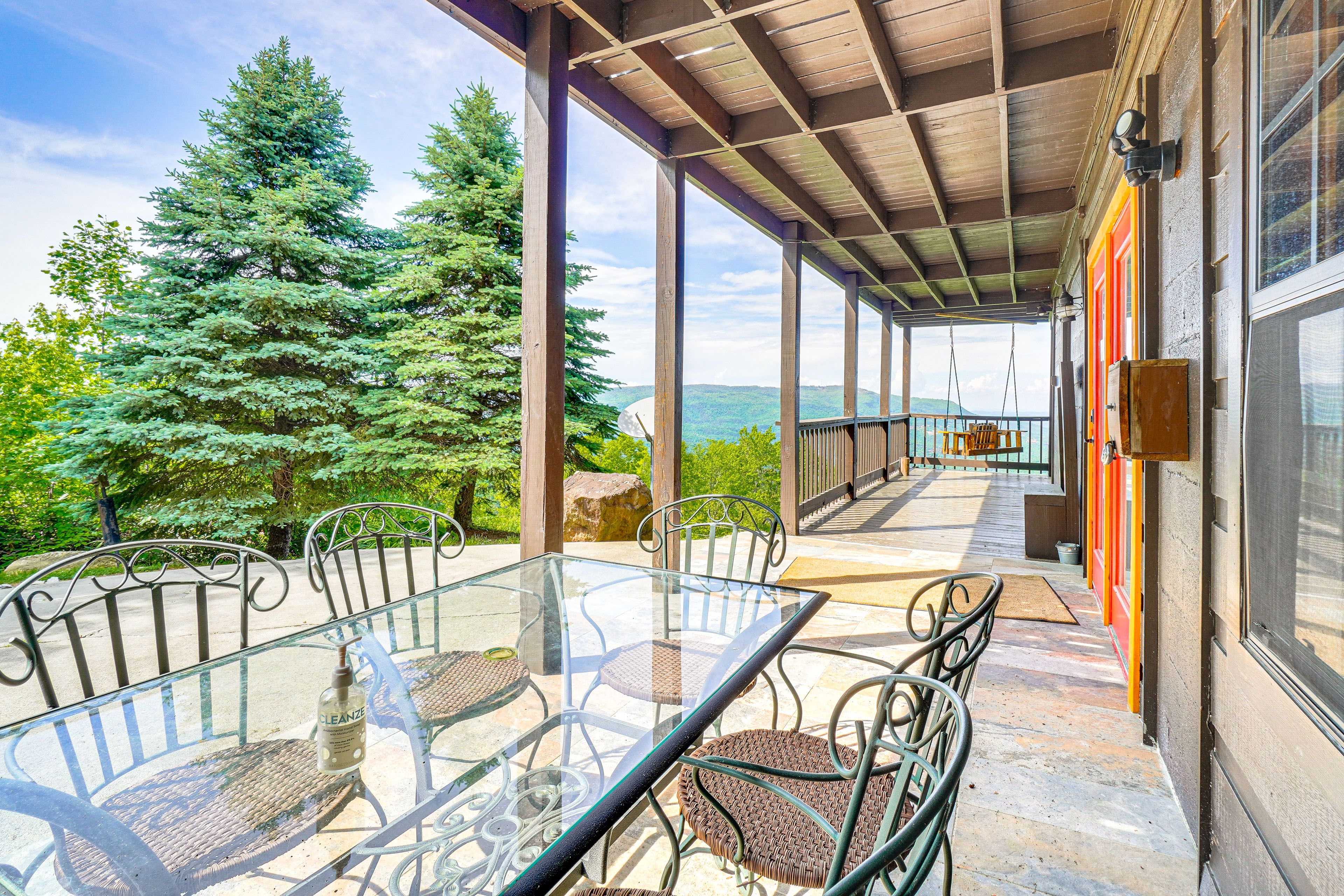 Outdoor Dining Area
