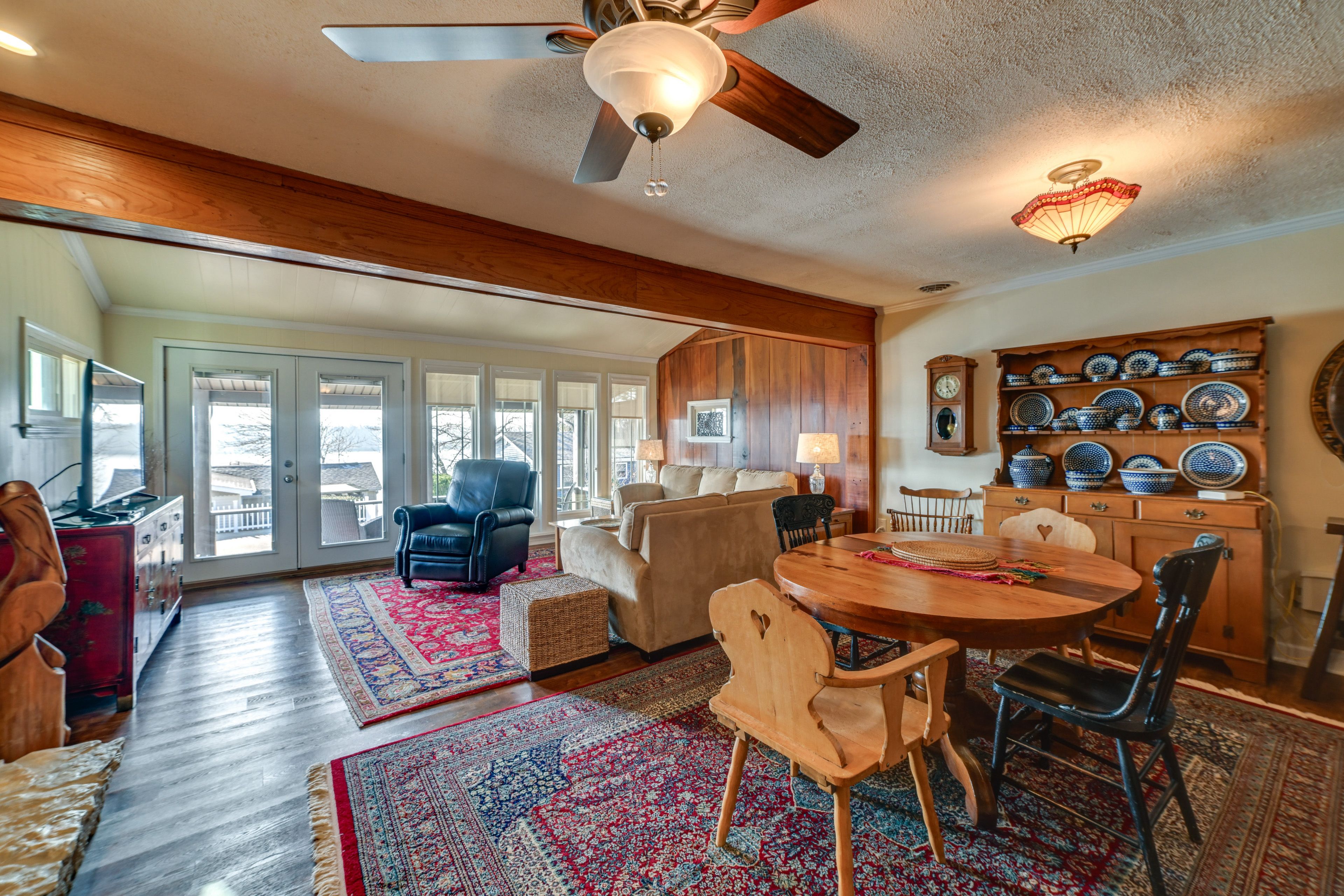 Dining Area | Dishware & Flatware