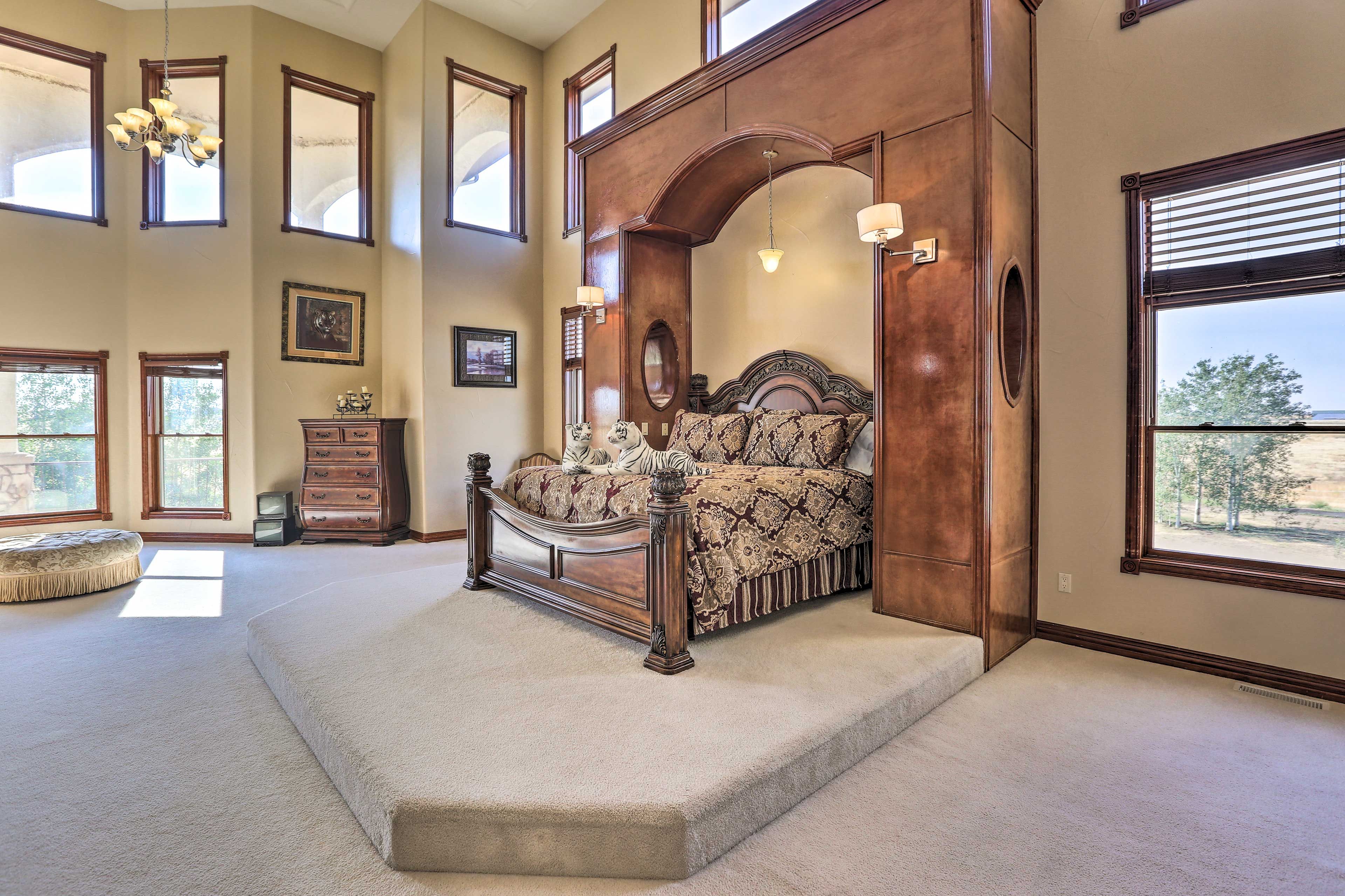Bedroom 1 | King Bed | Massage Chair | Fireplace (Decorative Only)