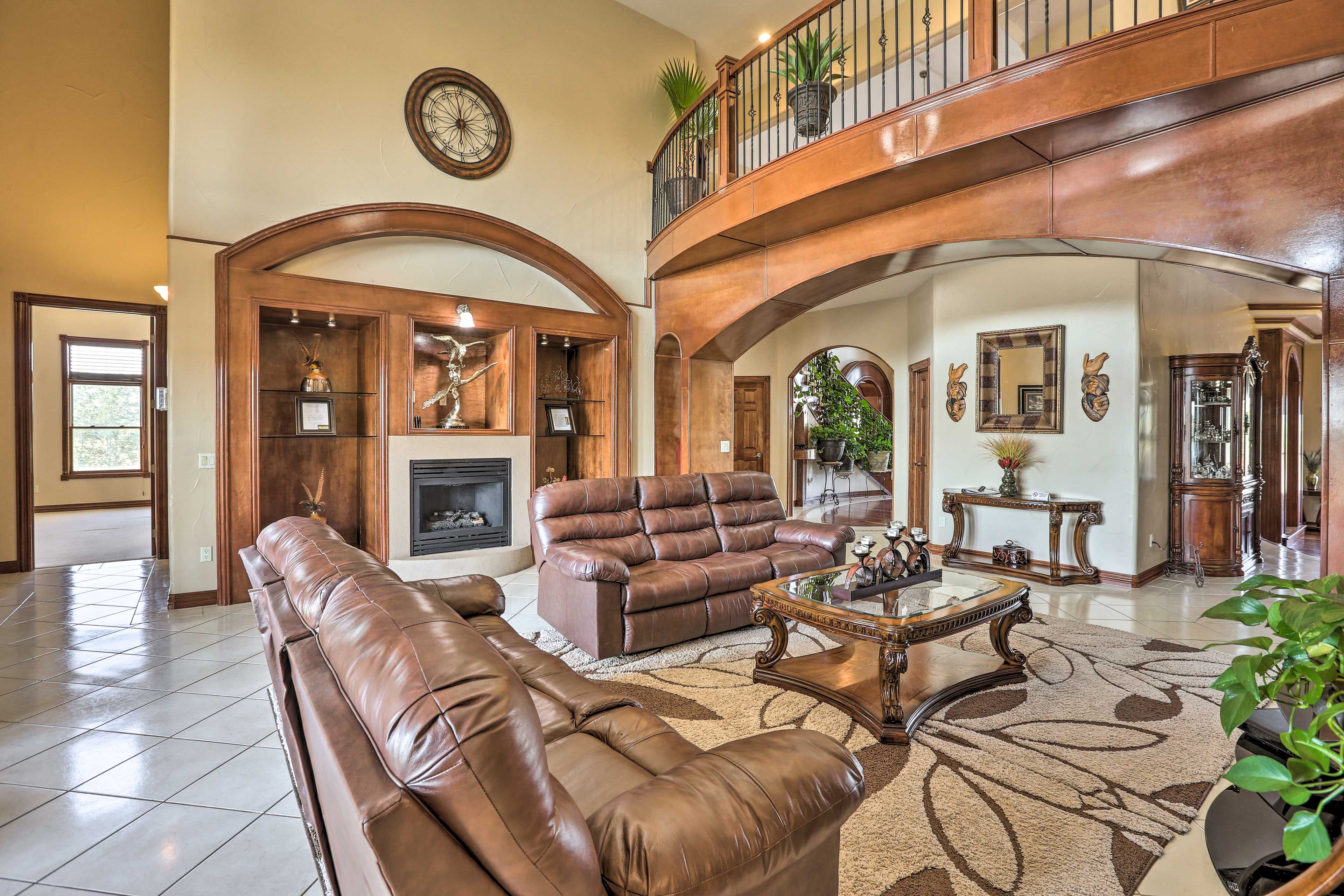 Living Area | Flat-Screen TVs w/ Cable | Electric Fireplace