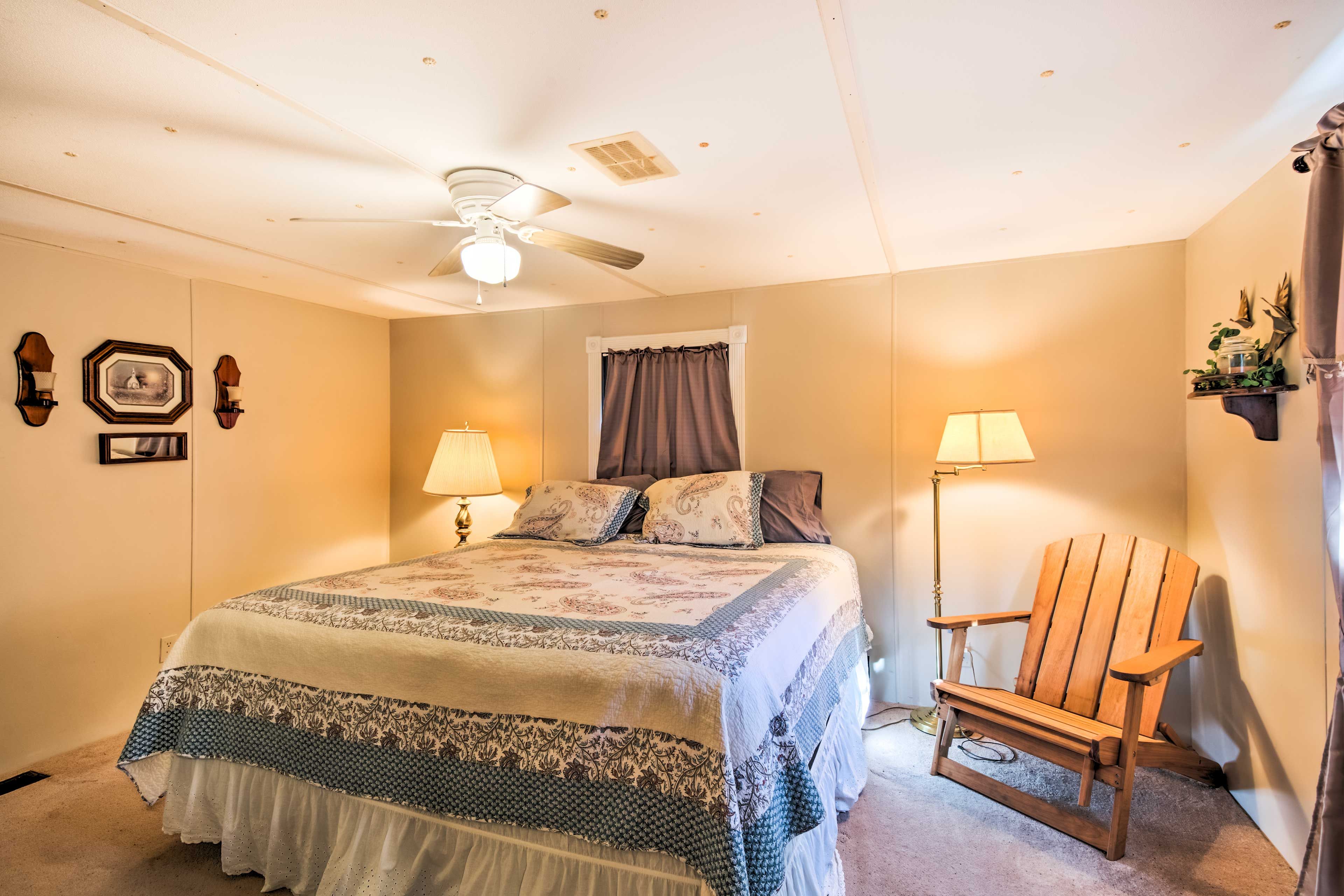 Bedroom 1 | King Bed | En-Suite Bathroom