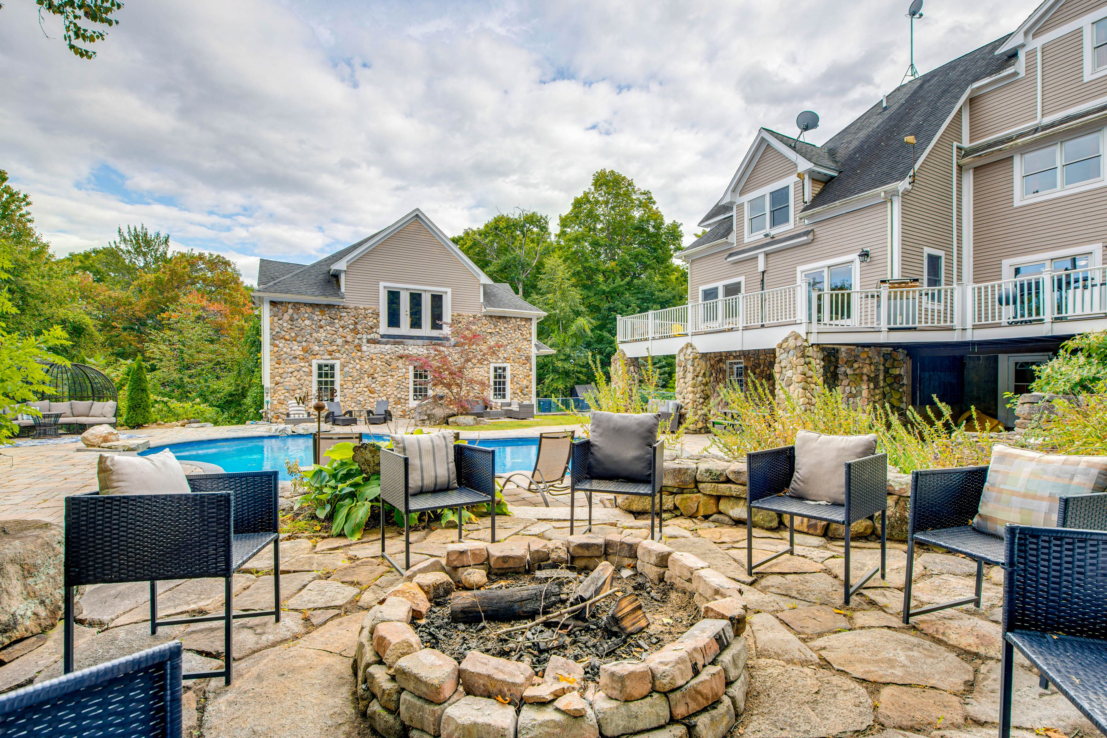 Belmont Vacation Rental | 5BR | 4BA | 5,000 Sq Ft | Stairs Required