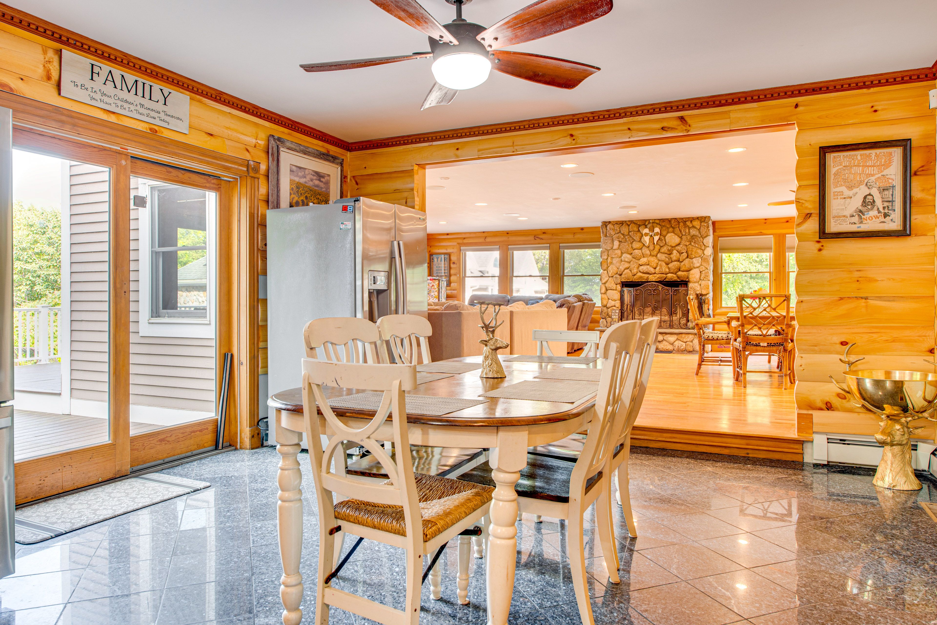 Dining Area | Main Level