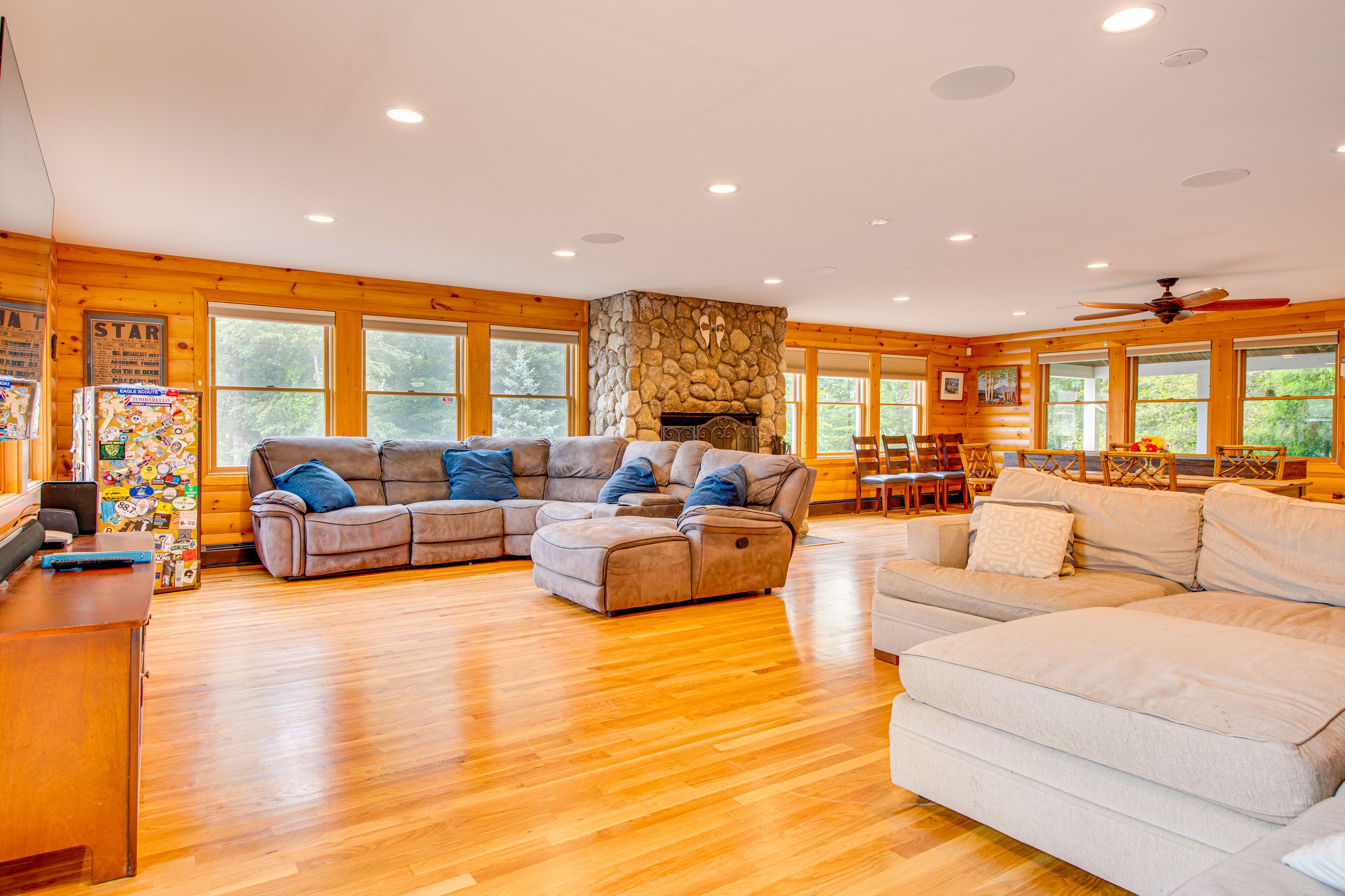 Living Room | Free WiFi | Cable TV | Central A/C & Heat | Wood-Burning Fireplace