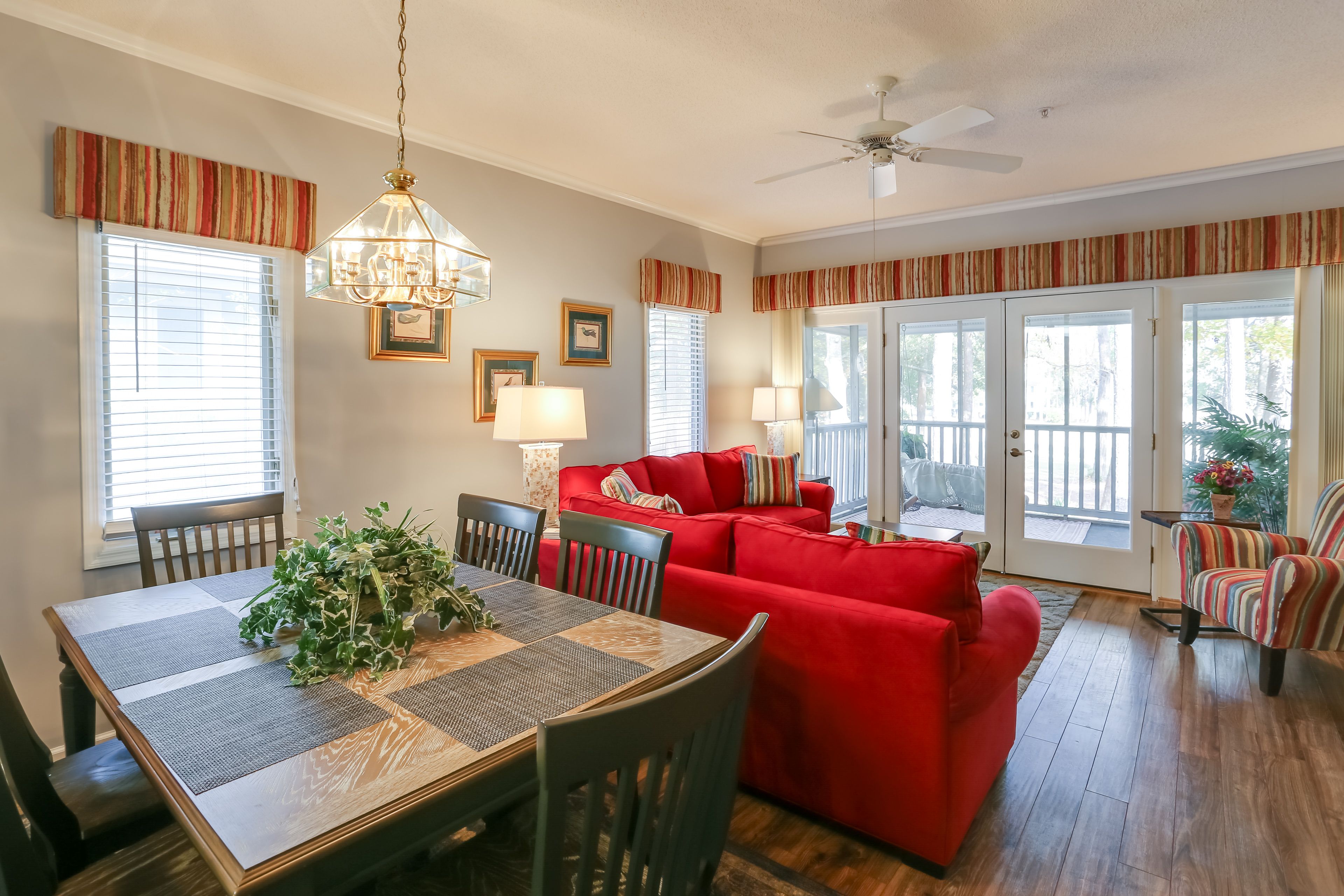 Dining Table | Dishware Provided