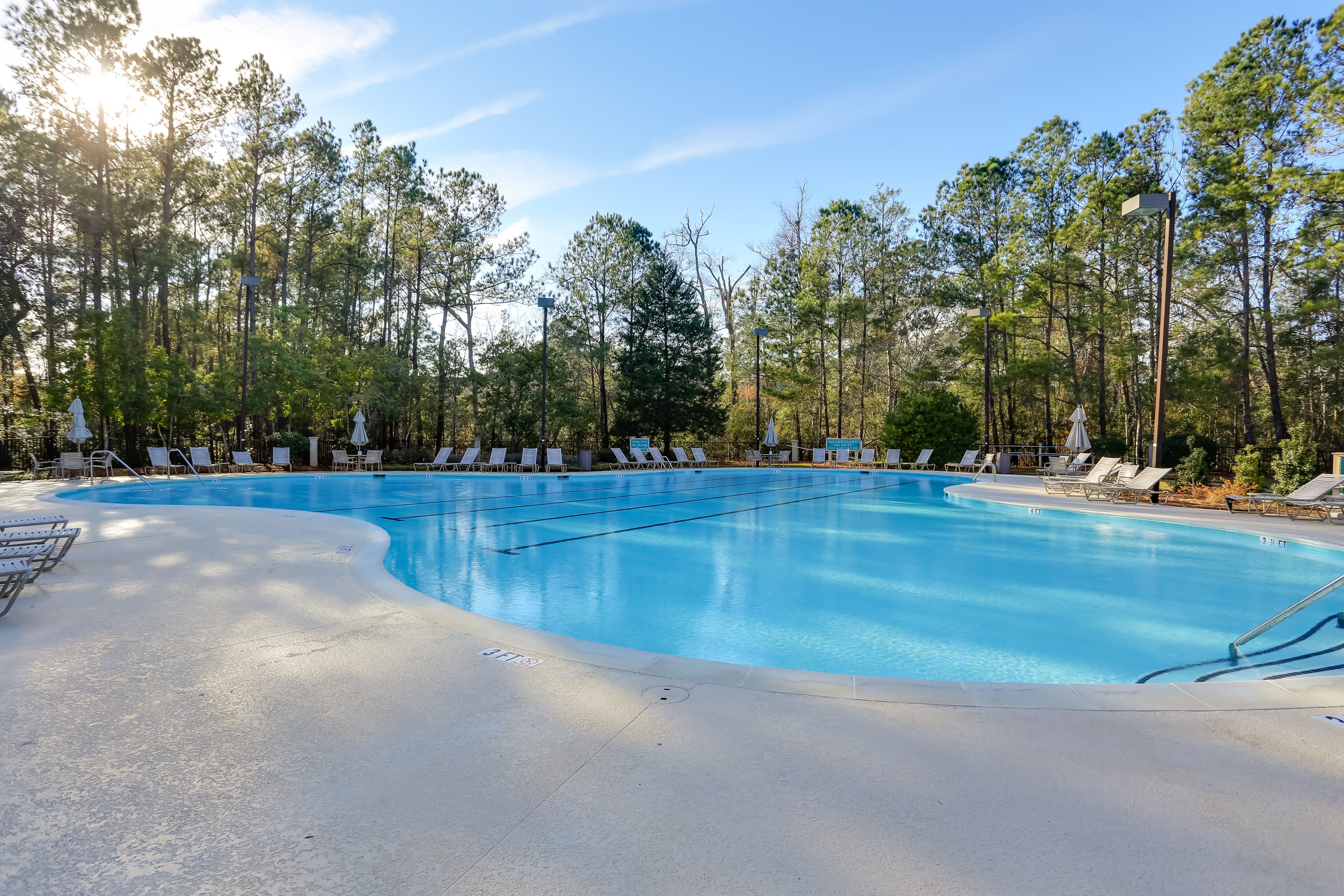 Community Amenities | Outdoor Pool | Fitness Center | Hot Tub | Tennis Courts