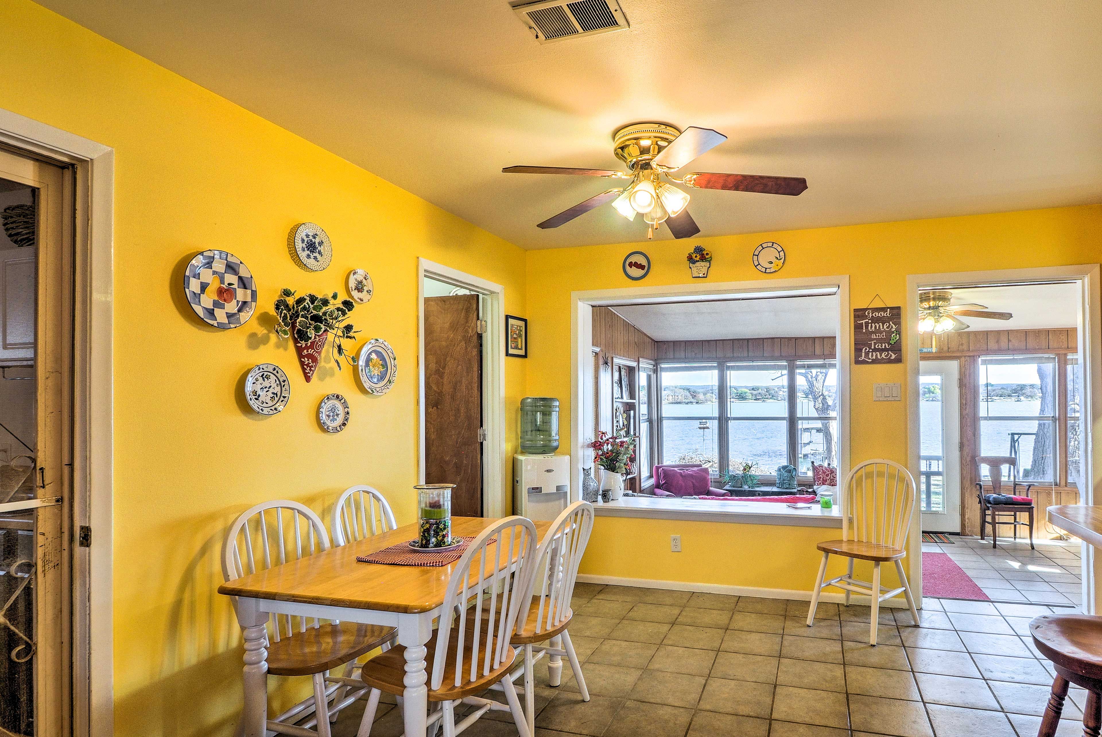 Dining Table | Dishware Provided