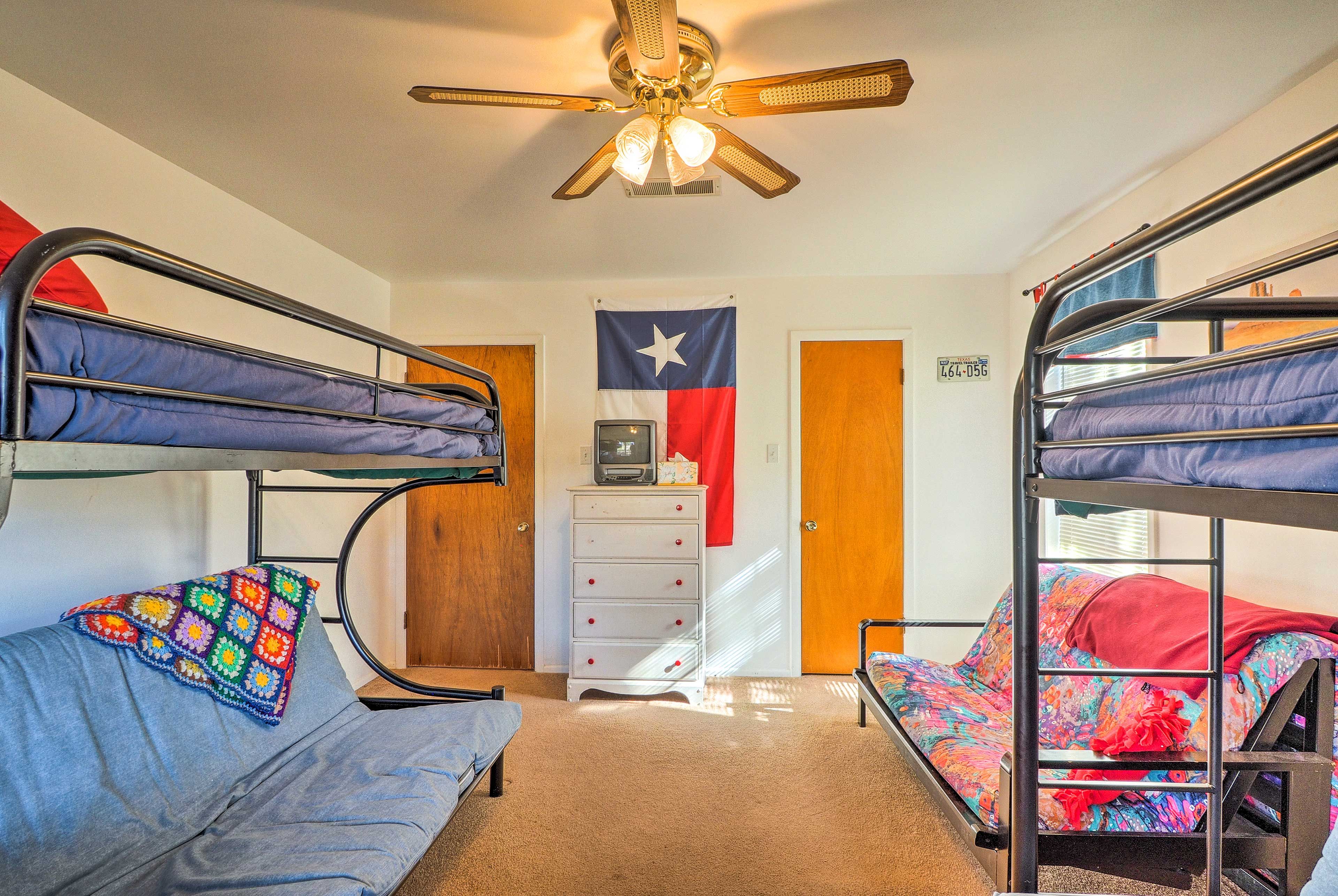 Bedroom 3 | 2 Twin/Full Bunk Beds | Queen Futon