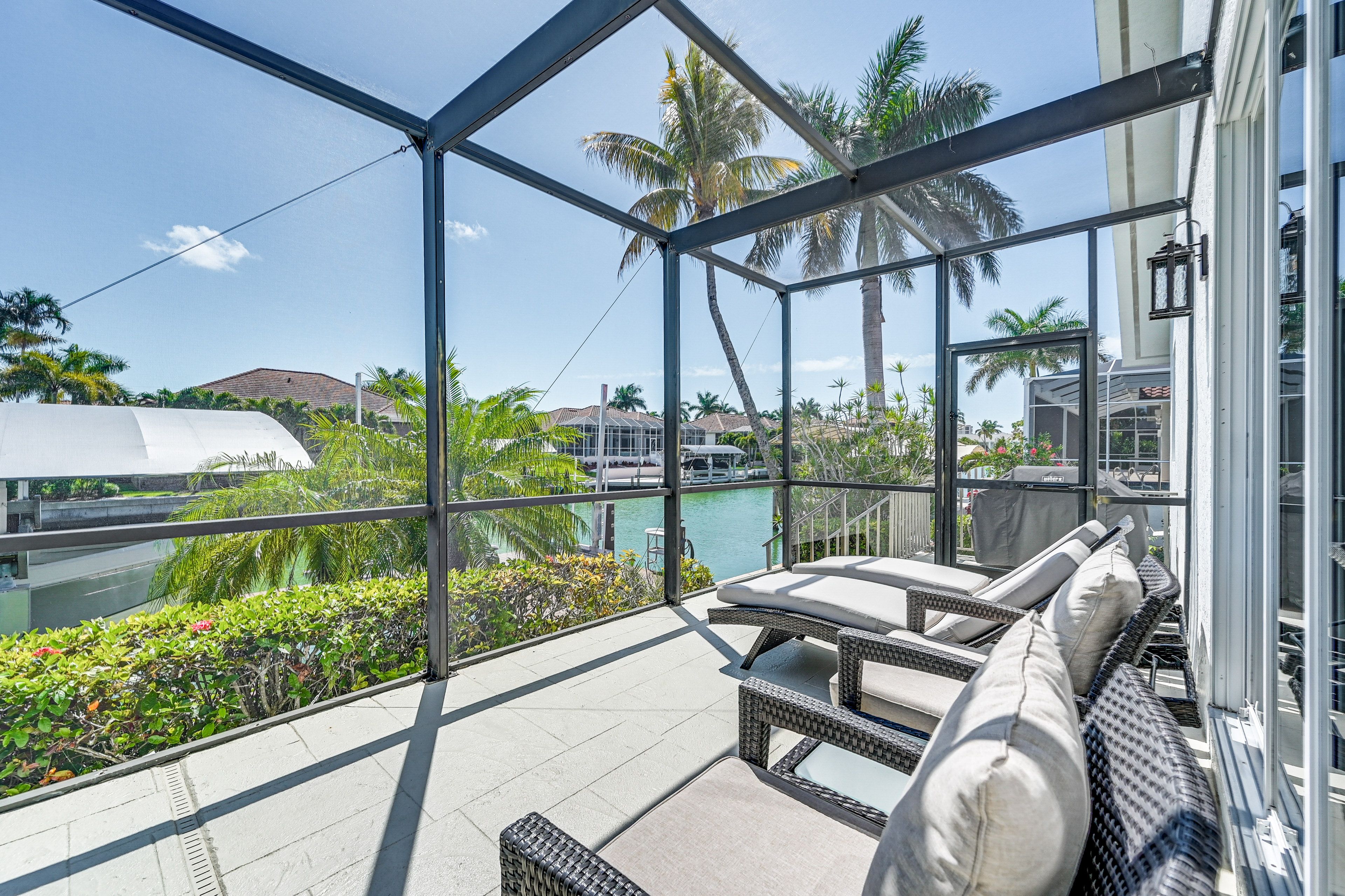 Lounge Chairs | Canal View