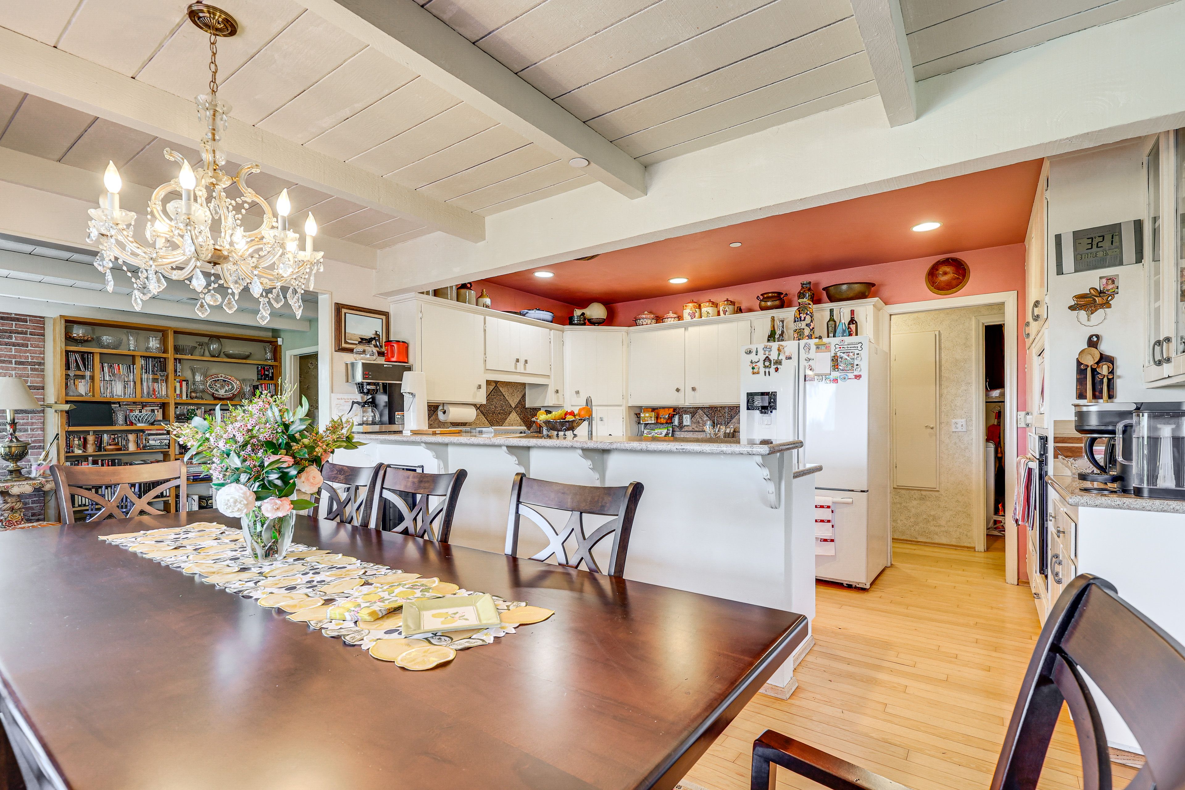 Dining Area | Dishware & Flatware