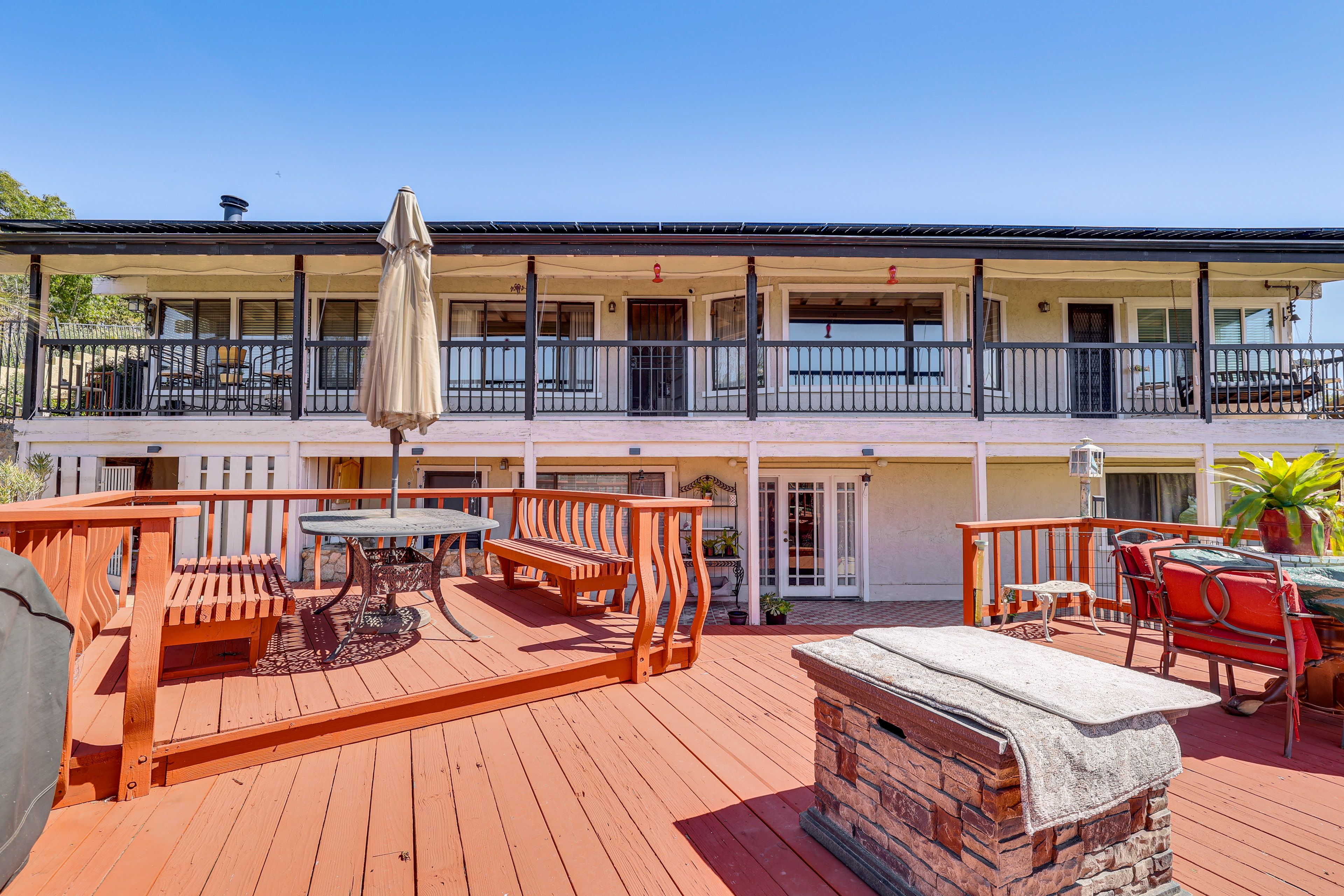 Deck | Fire Pit | Gas Grill | Outdoor Seating