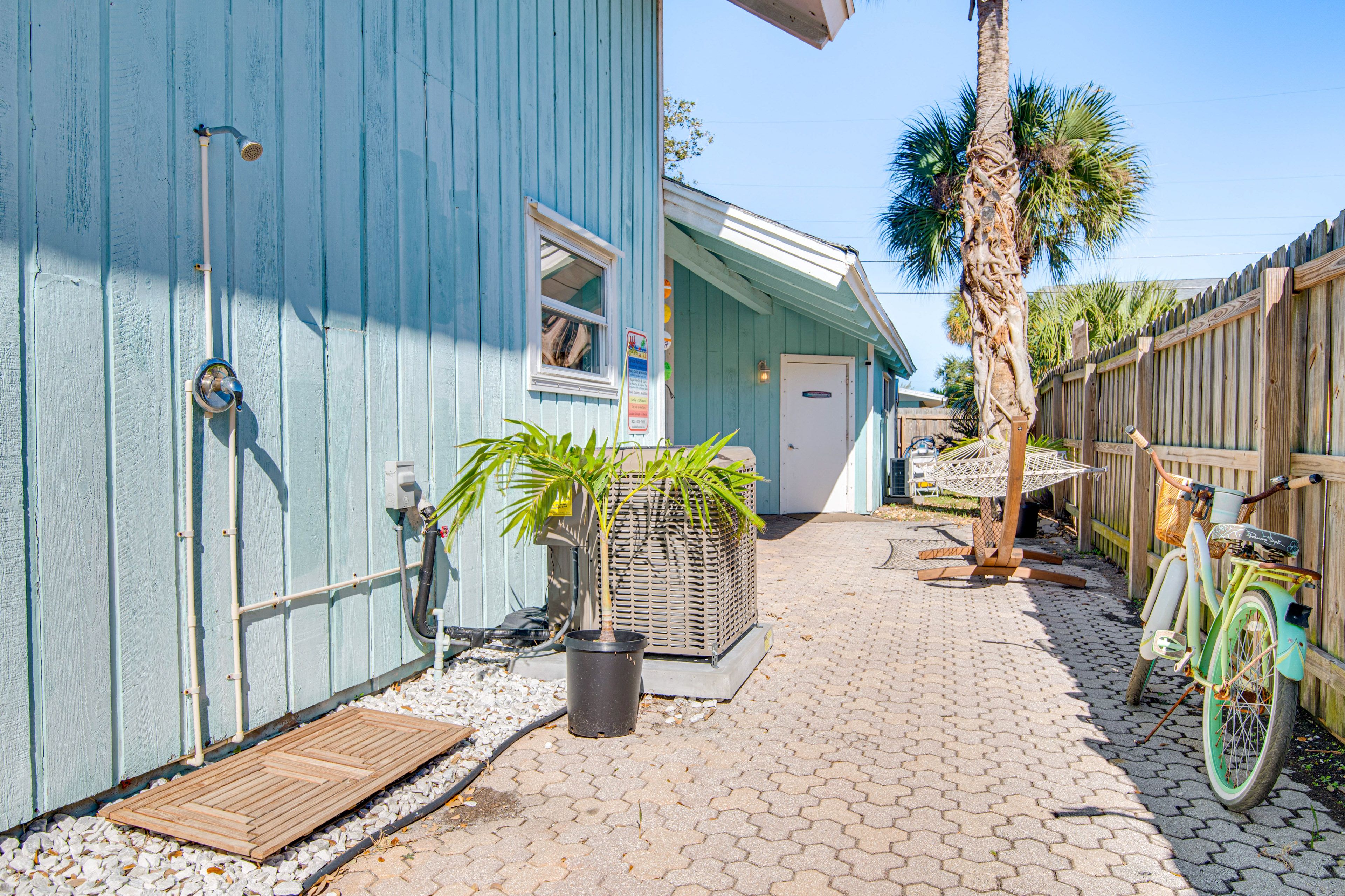 Exterior | Hammock | Bicycles