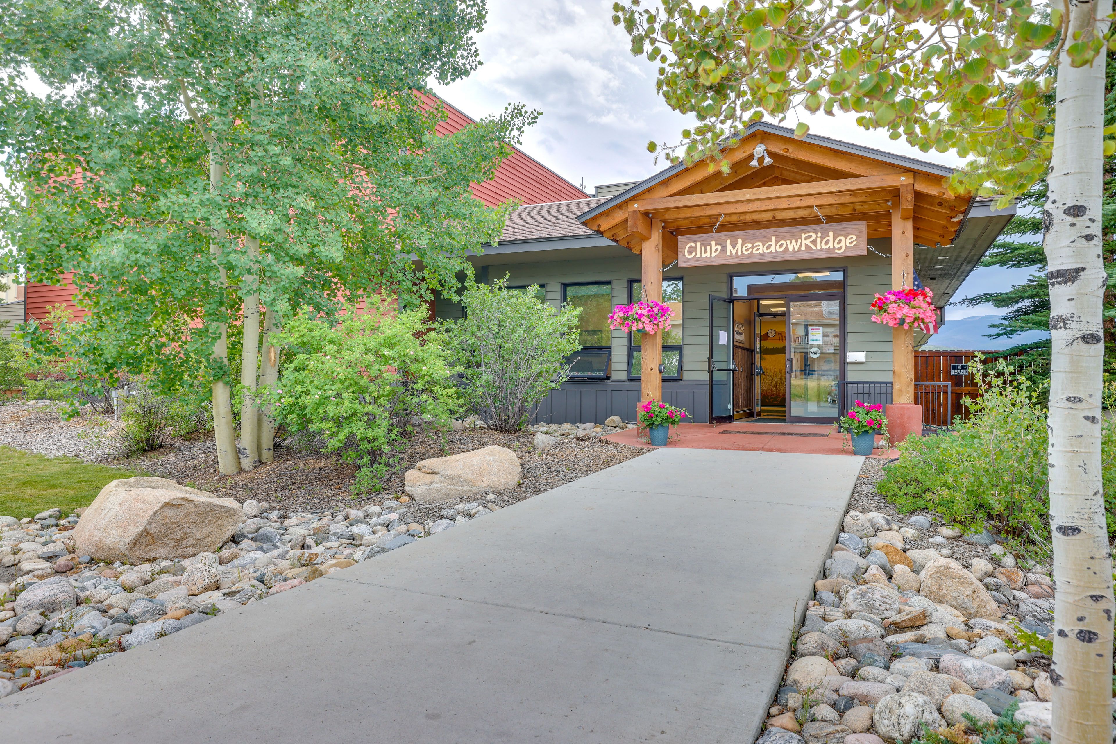 2 Mi to Club MeadowRidge