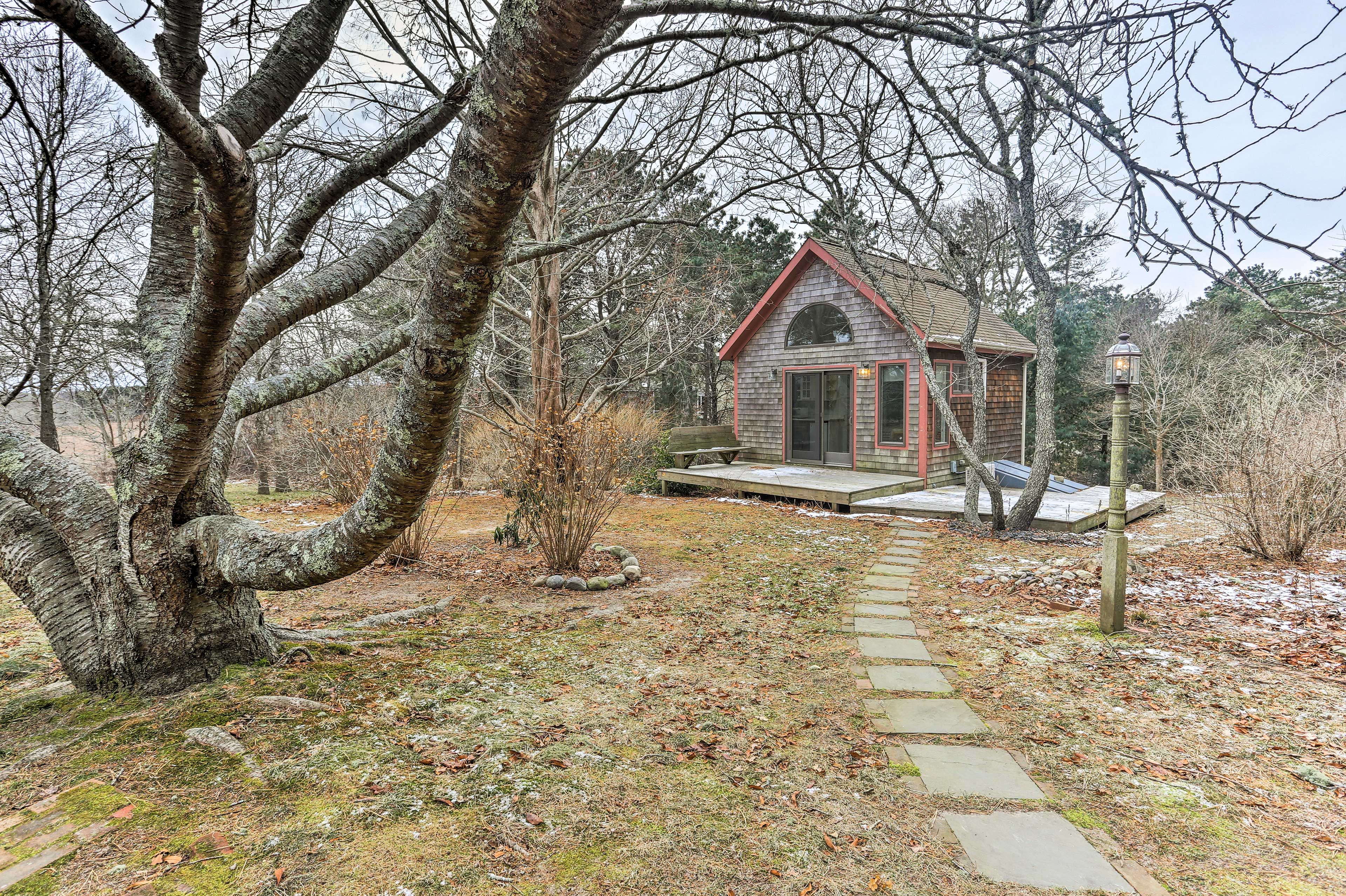Couples will love retreating to the separate cottage at the end of each day.