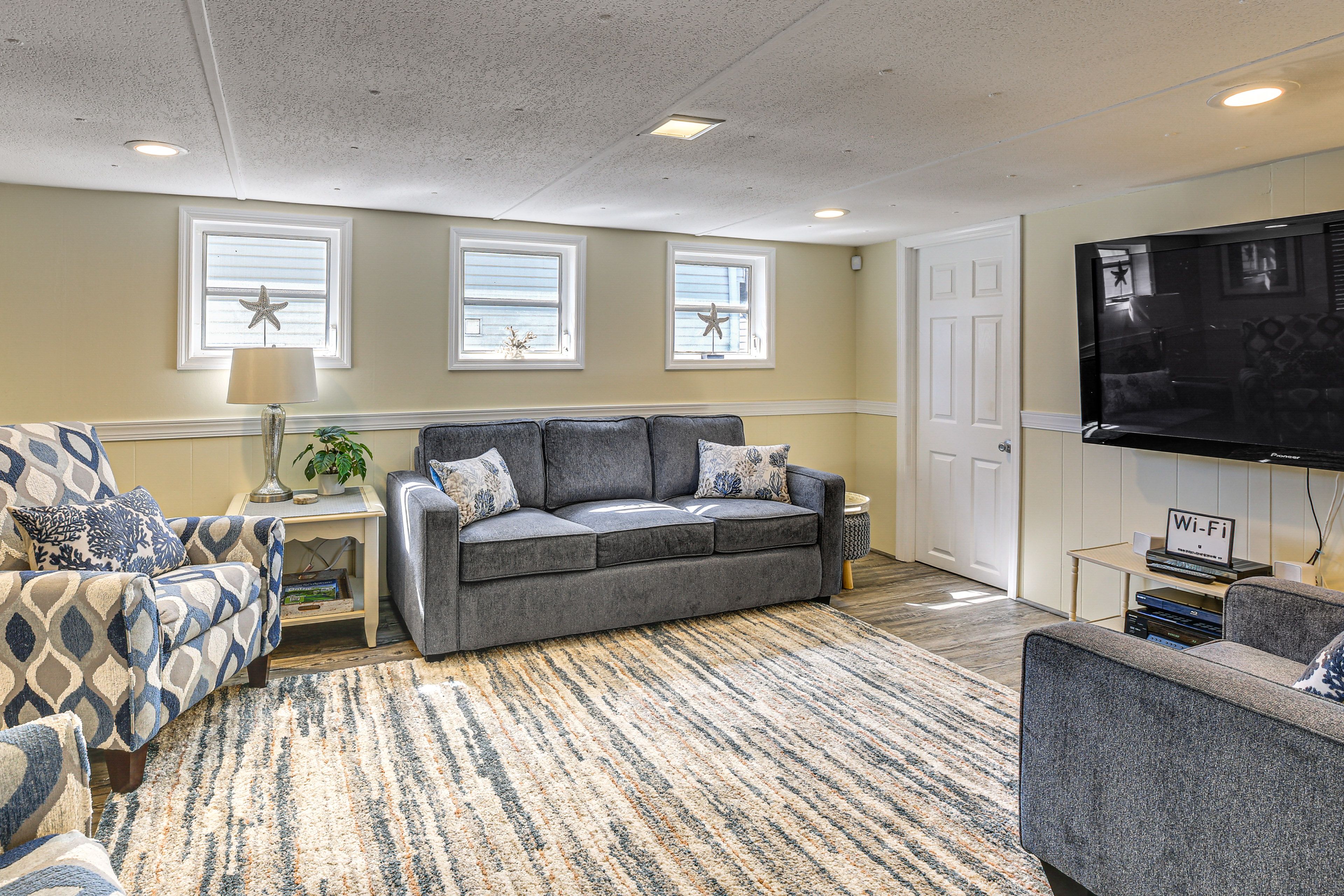 Living Room | Queen Sleeper Sofa | Board Games | Books
