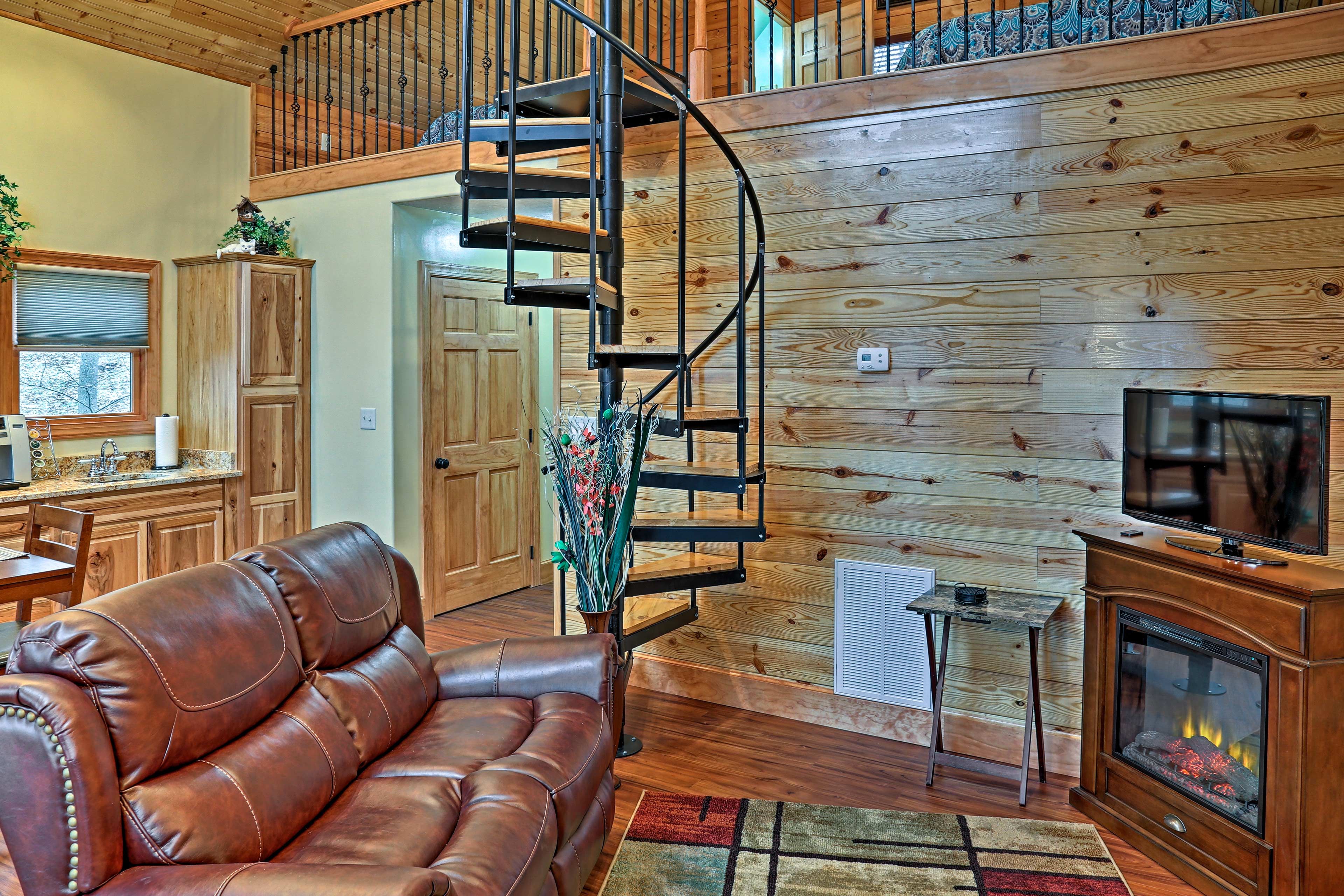 Living Room | Cable TV | Central A/C & Heating
