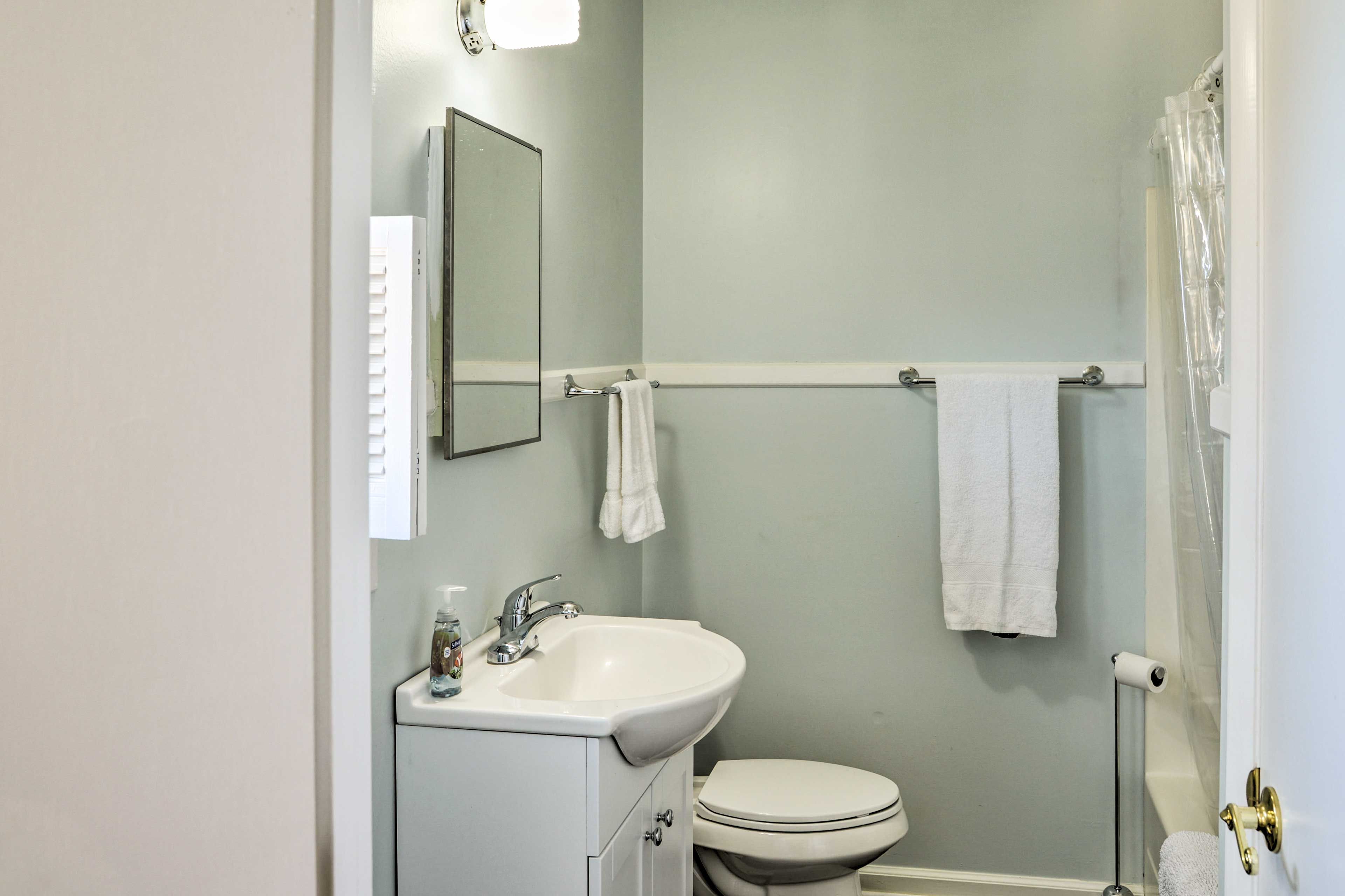 Full Bathroom | Hair Dryer