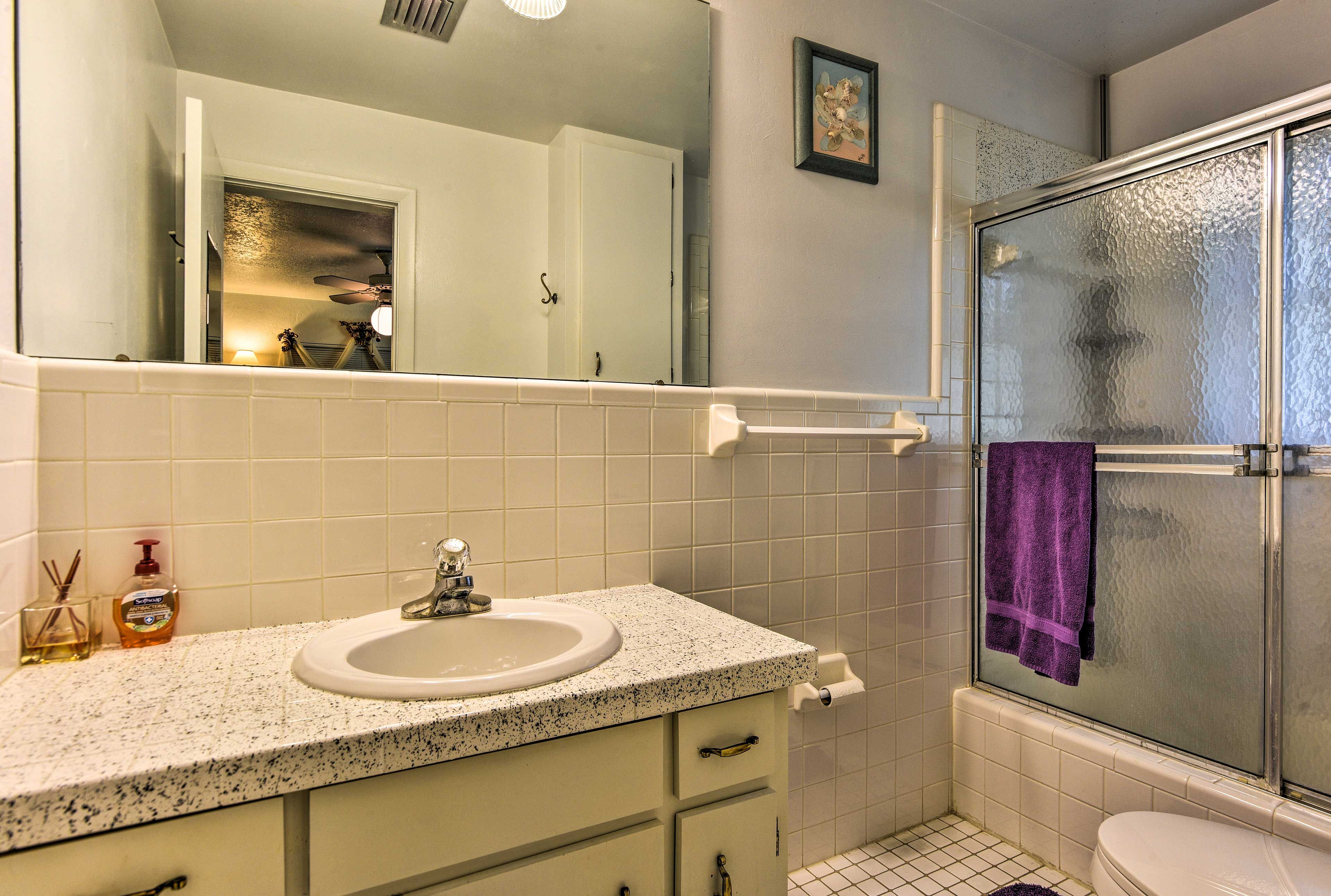 En-Suite Bathroom | Towels Provided